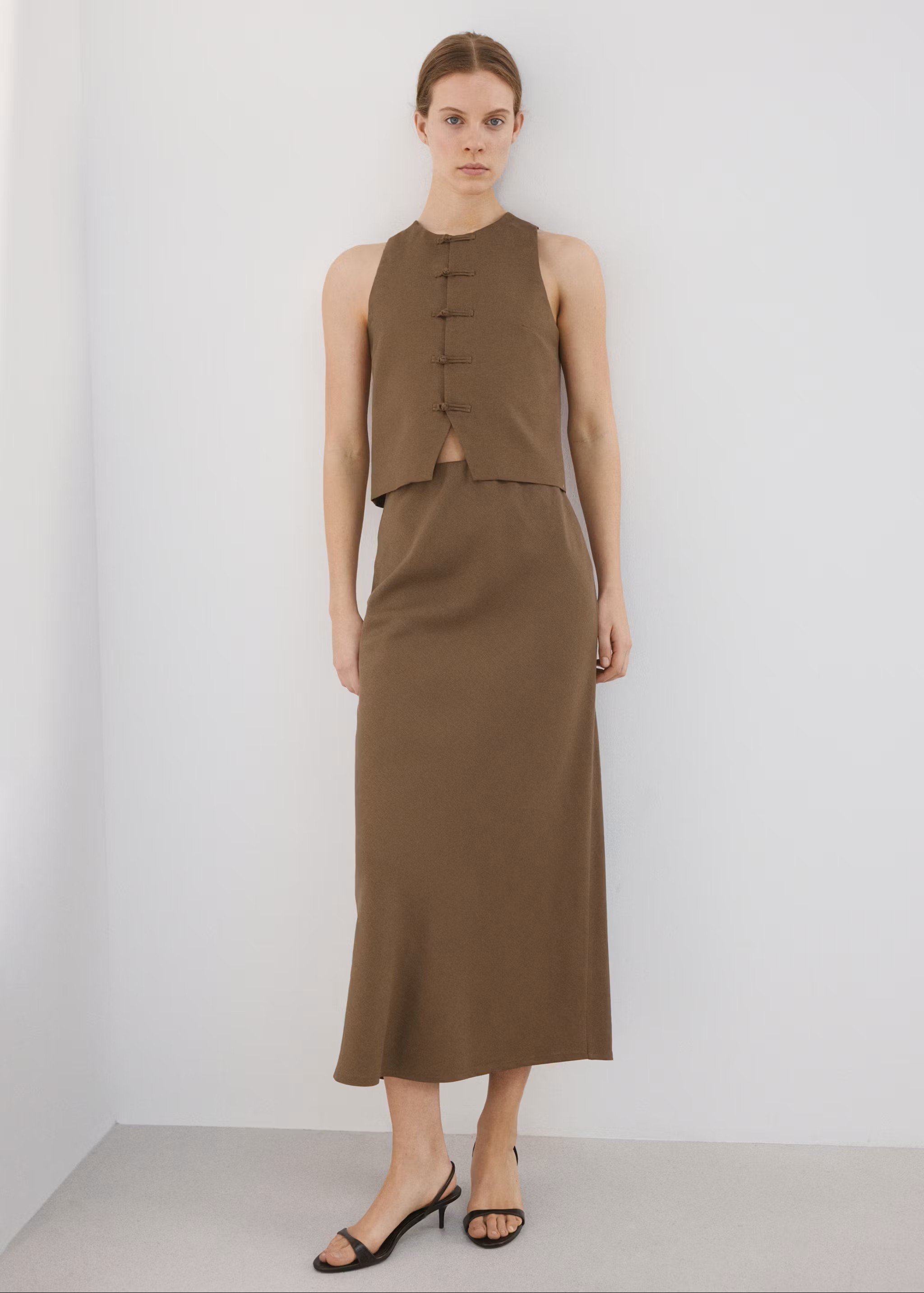 8 faldas de lino de Zara y Mango que te servir�n para cualquier ocasi�n esta primavera-verano