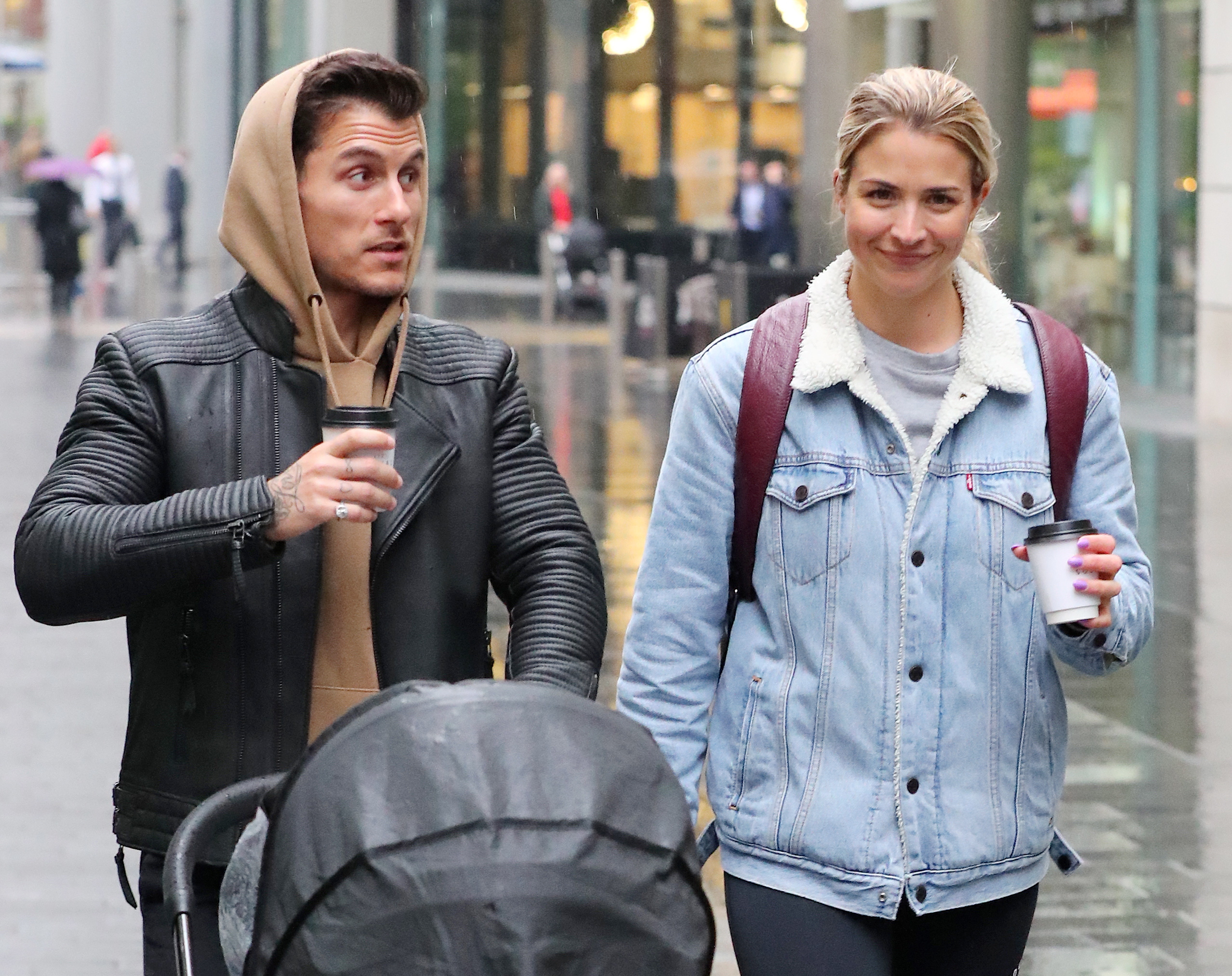 Gorka M�rquez junto a su mujer, Gemma Atkinson