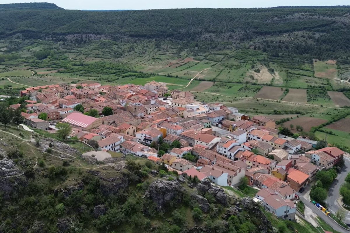 El pueblo m�s bonito de Castilla La-Mancha est� a 1.200 metros de altura: un desconocido para�so termal con castillo