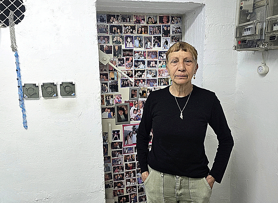 Eti Hai Davidi, en el refugio de su casa.