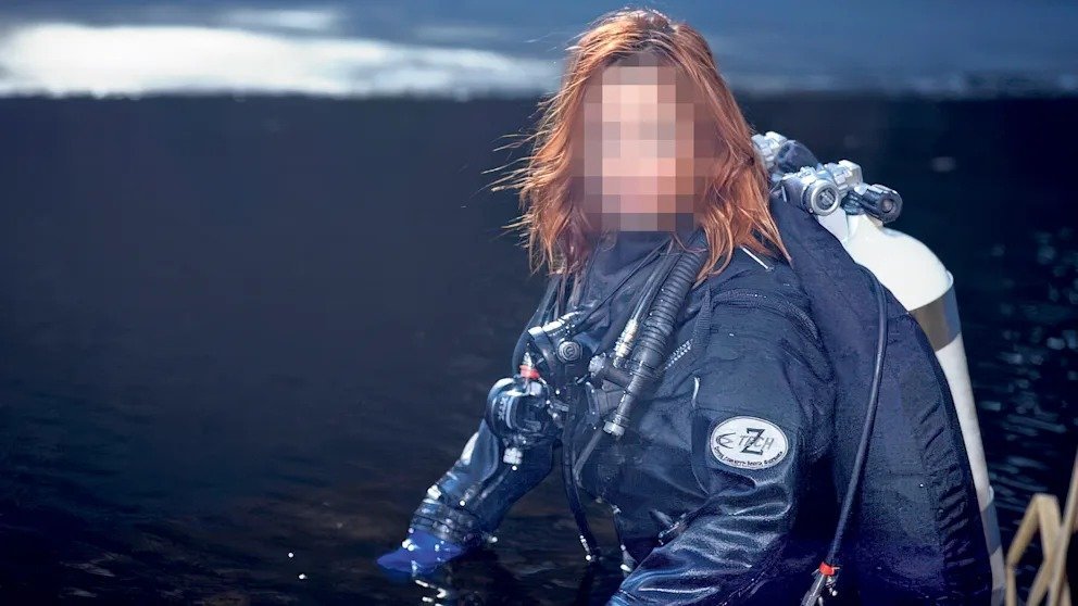 La esp�a Freya en una de sus incursiones con traje de buzo