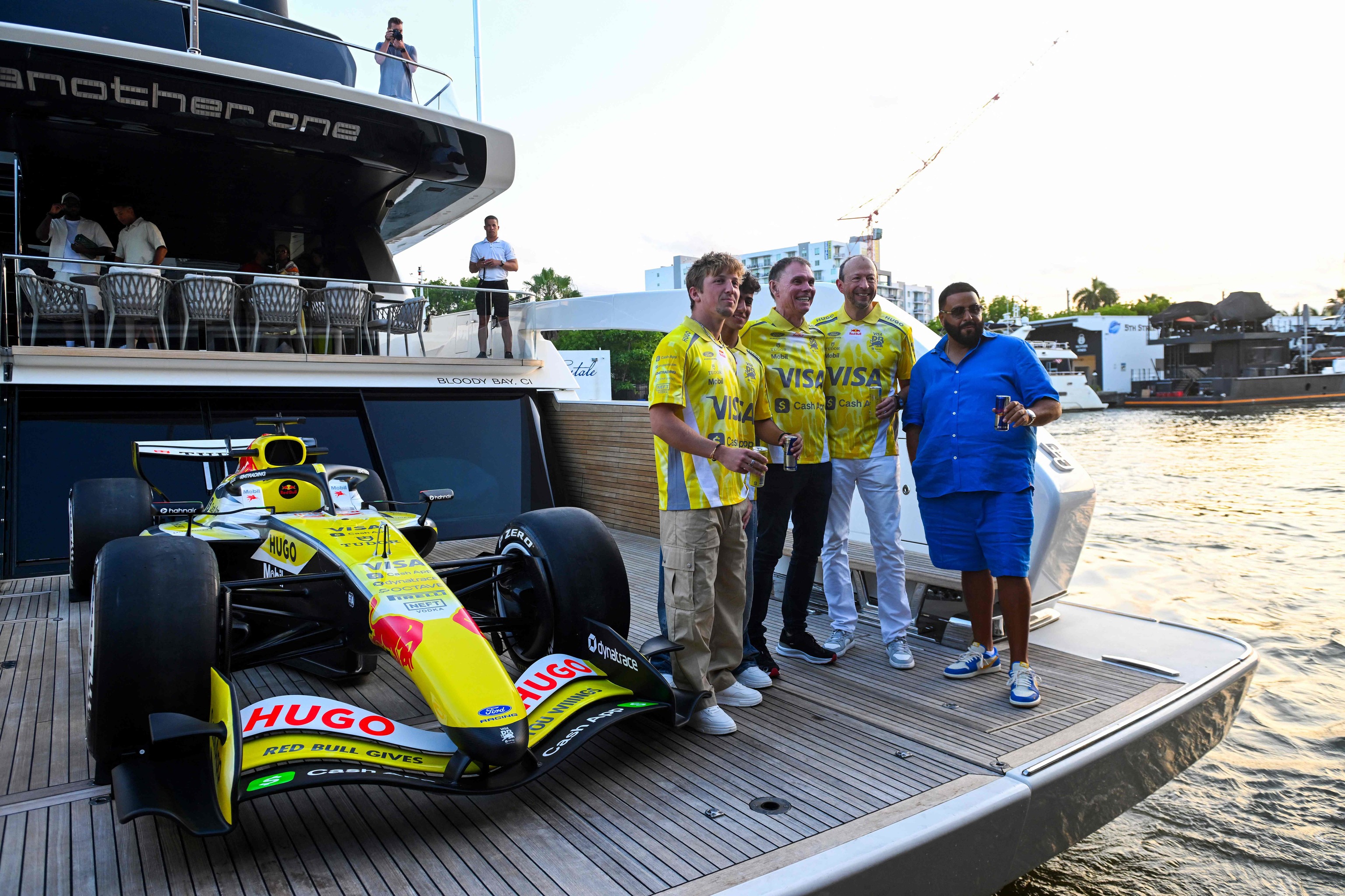 El nuevo Racing Bulls, de color amarillo.