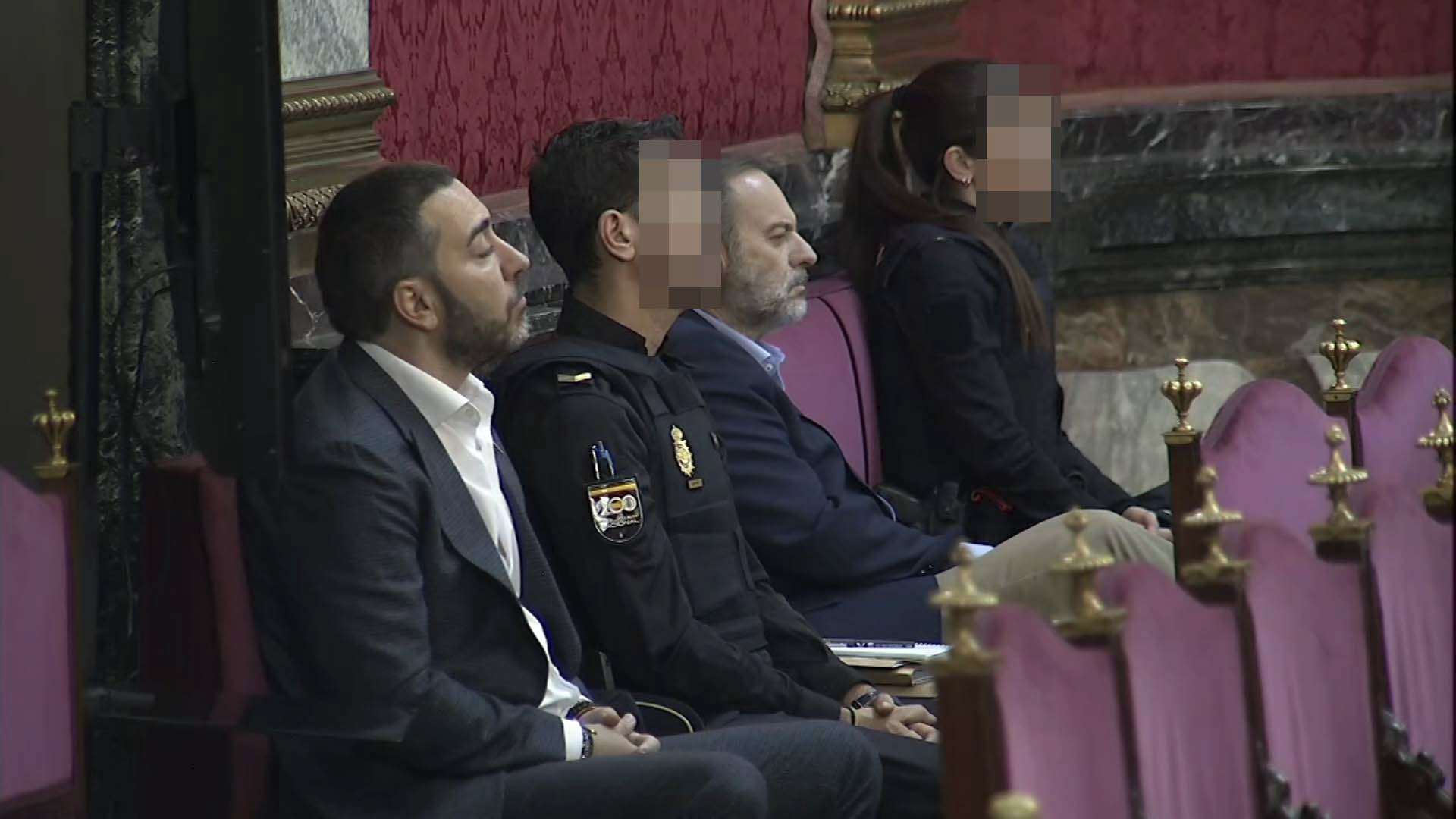 Jos� Luis �balos y V�ctor de Aldama, durante el juicio del 'caso mascarillas' en el Tribunal Supremo.