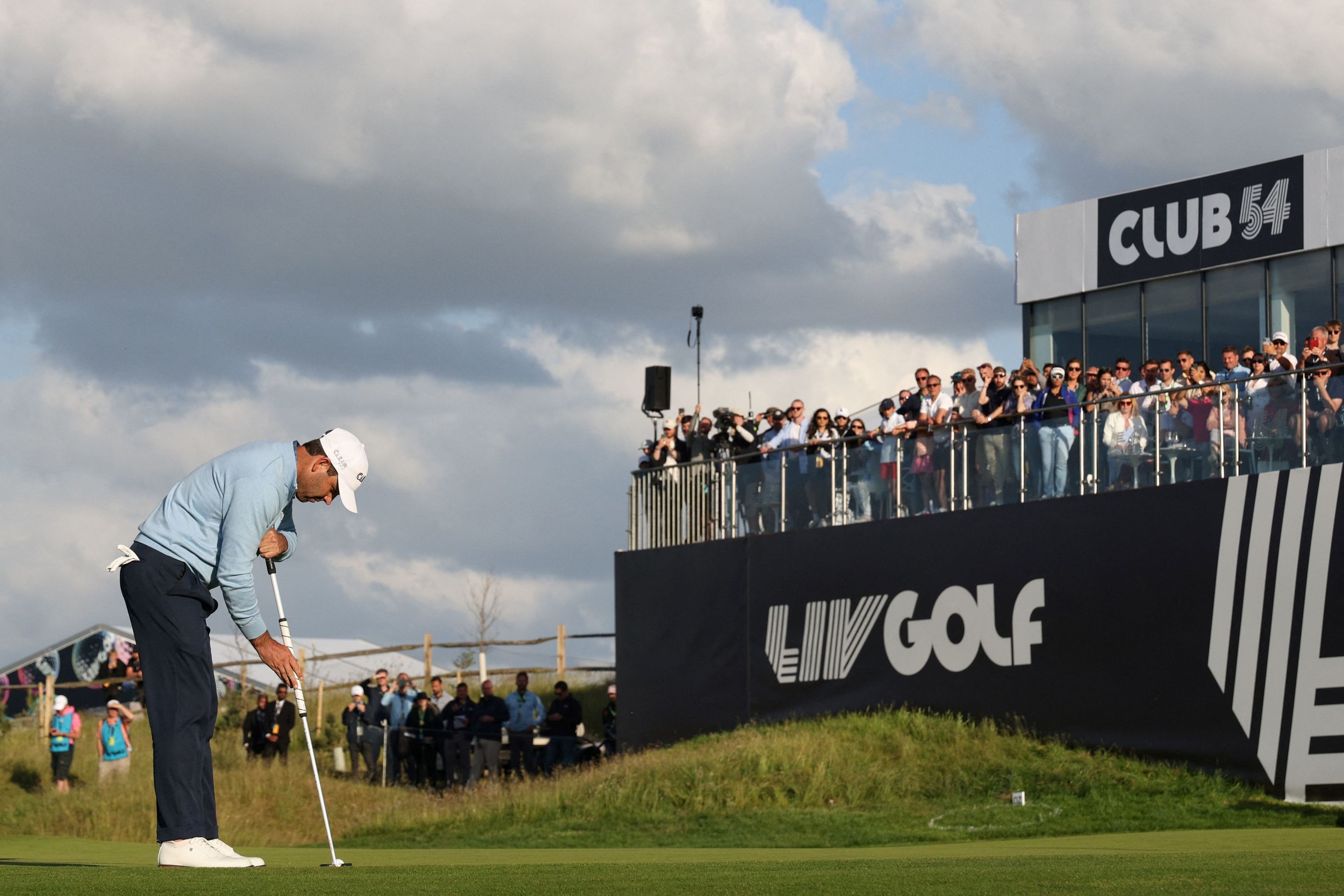 Charl Schwartzel, durante un torneo del LIV Golf.