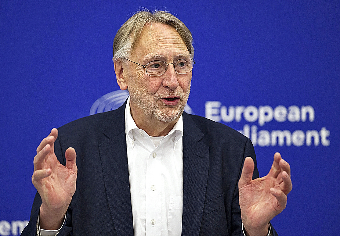 Bernd Lange (Comisión de Comercio Internacional de la Eurocámara): "Realmente dependemos del comercio externo: Europa se juega un 50,4% de su PIB"