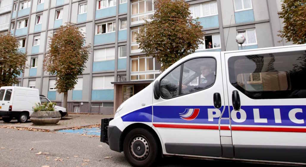 Polic�a francesa.