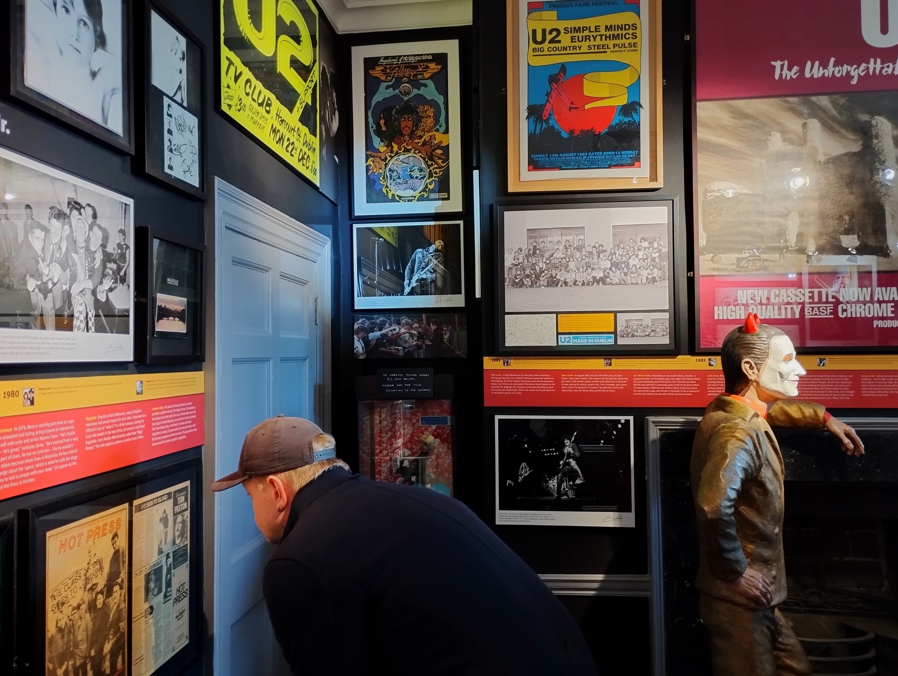 La figura de MacPhisto, en la sala de U2 del Little Museum of Dublin.