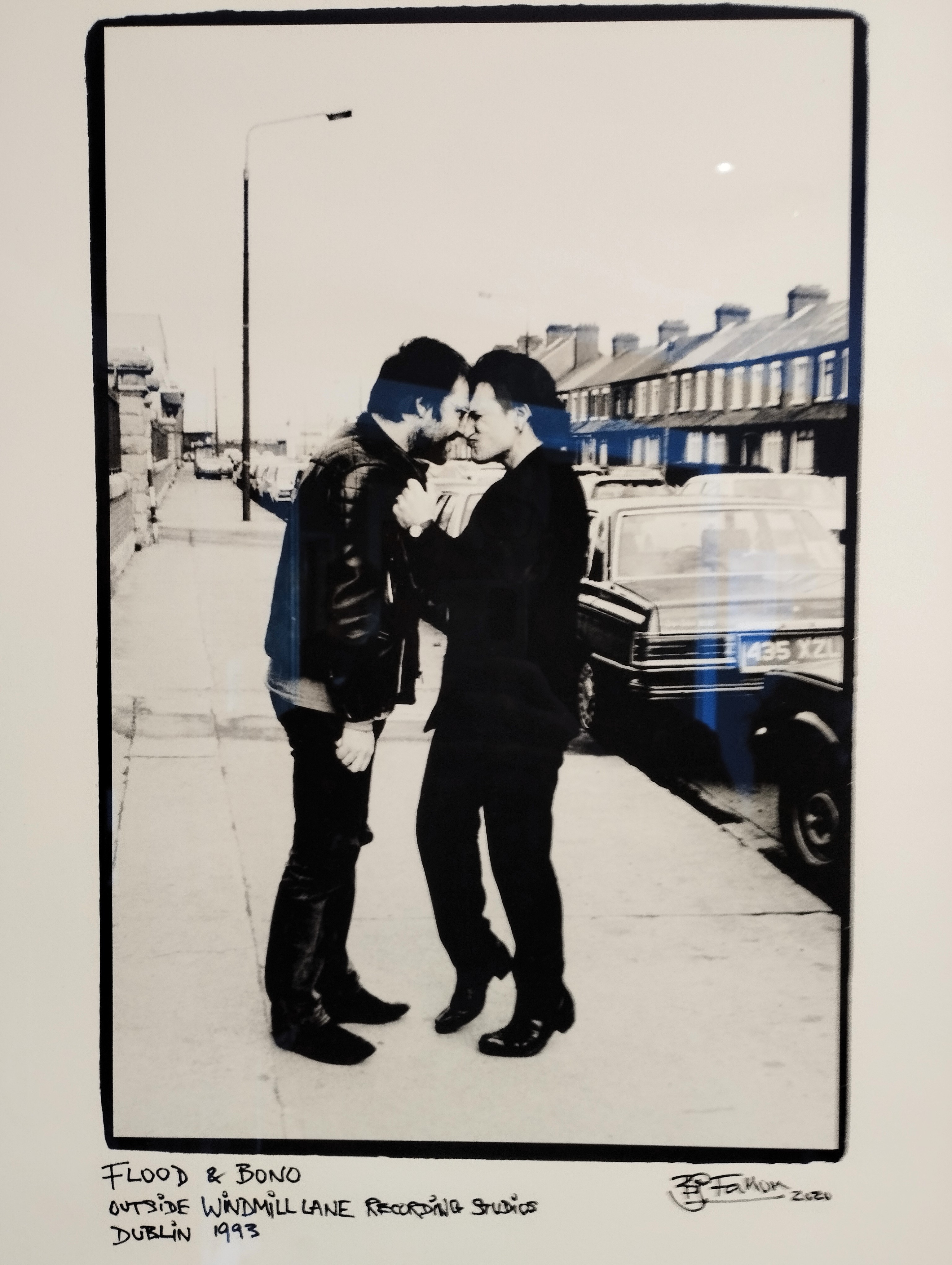 Bono, en la puerta de Windmill studios, en Dublín.