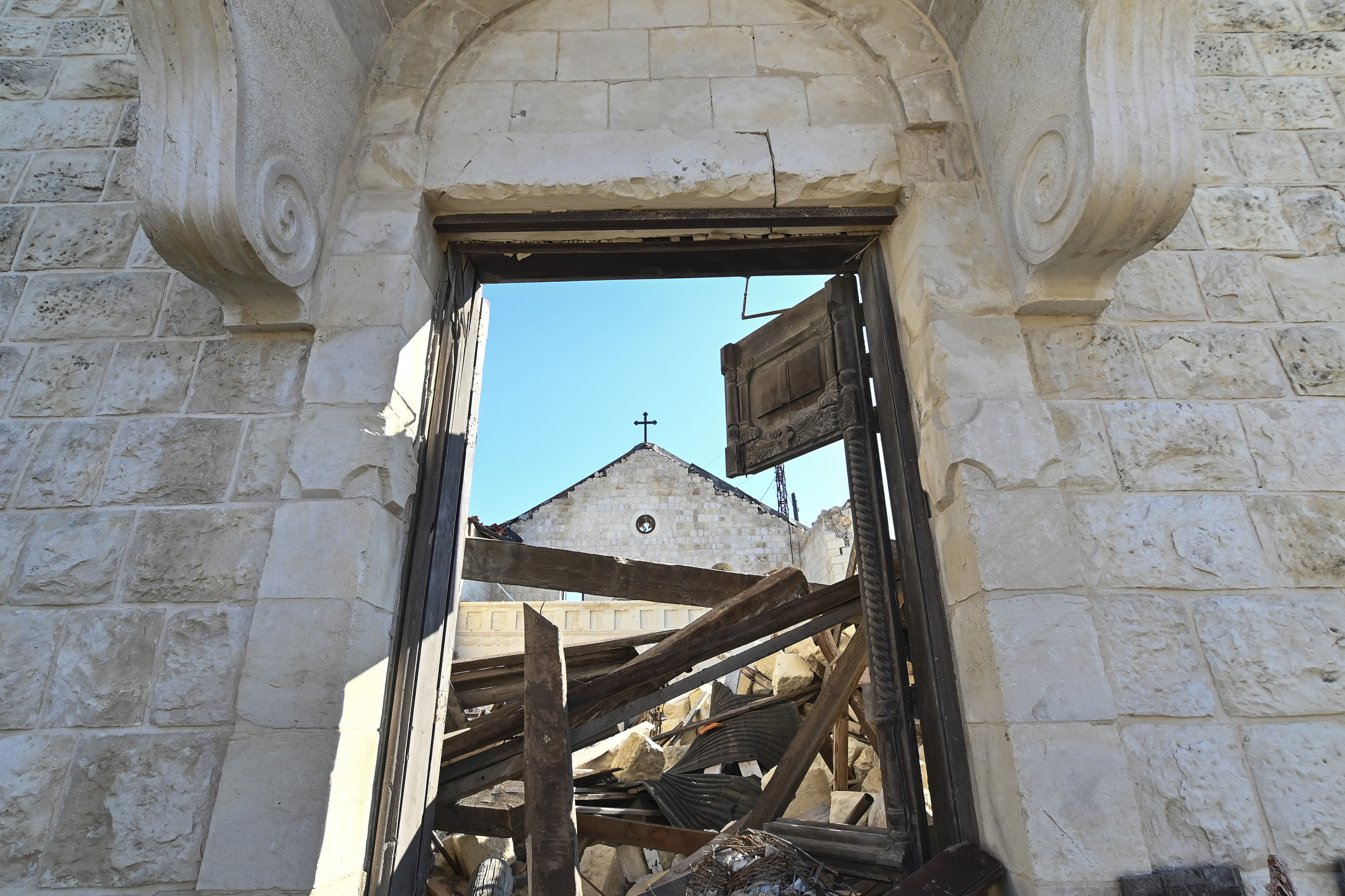 Iglesia de San Jorge destrozada en Yaroun la pasada Navidad.