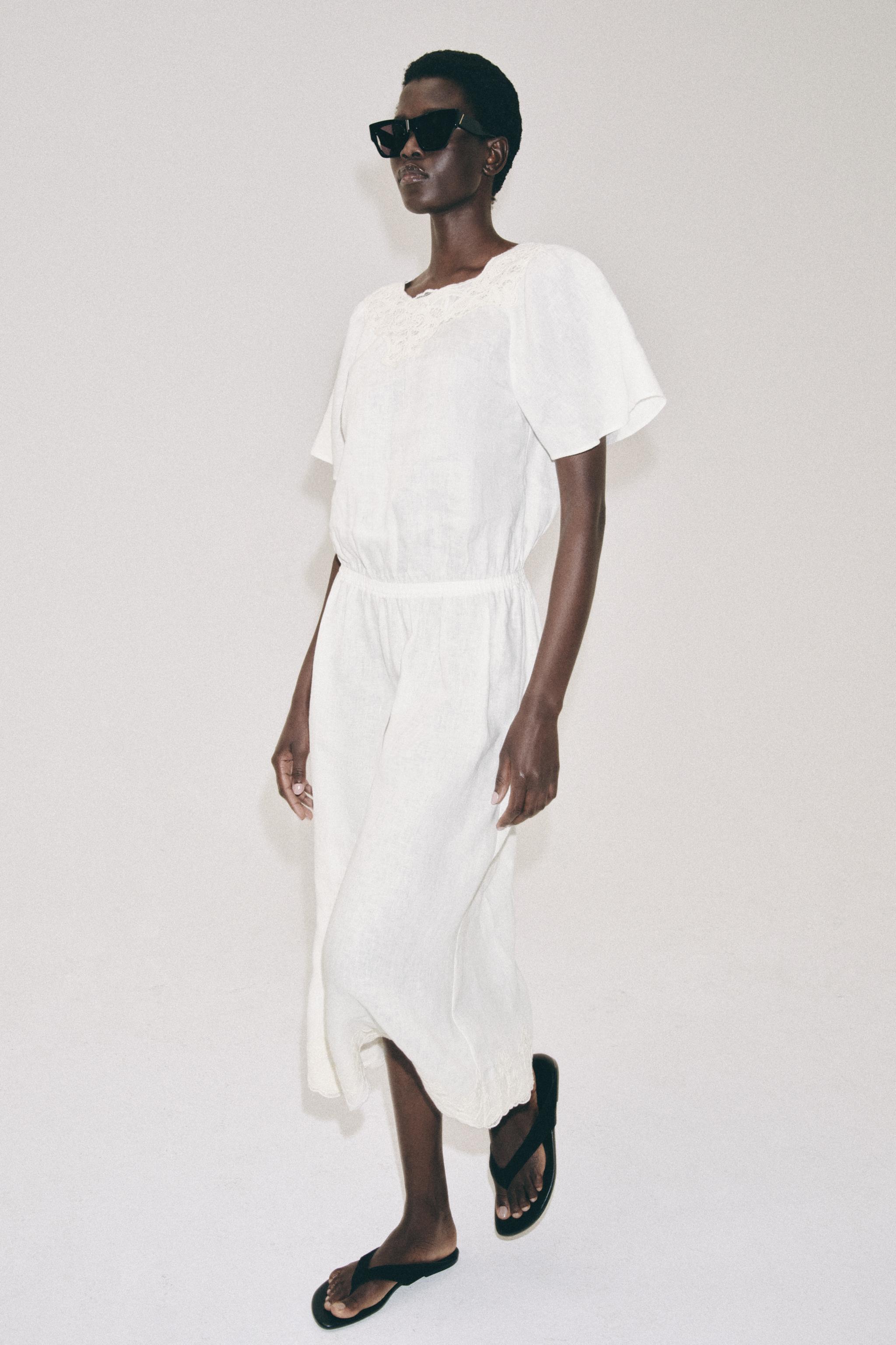 Entrar a Zara a por una chaqueta y salir con este elegante vestido de crochet midi para llevar con sandalias con el que causar sensaci�n este verano