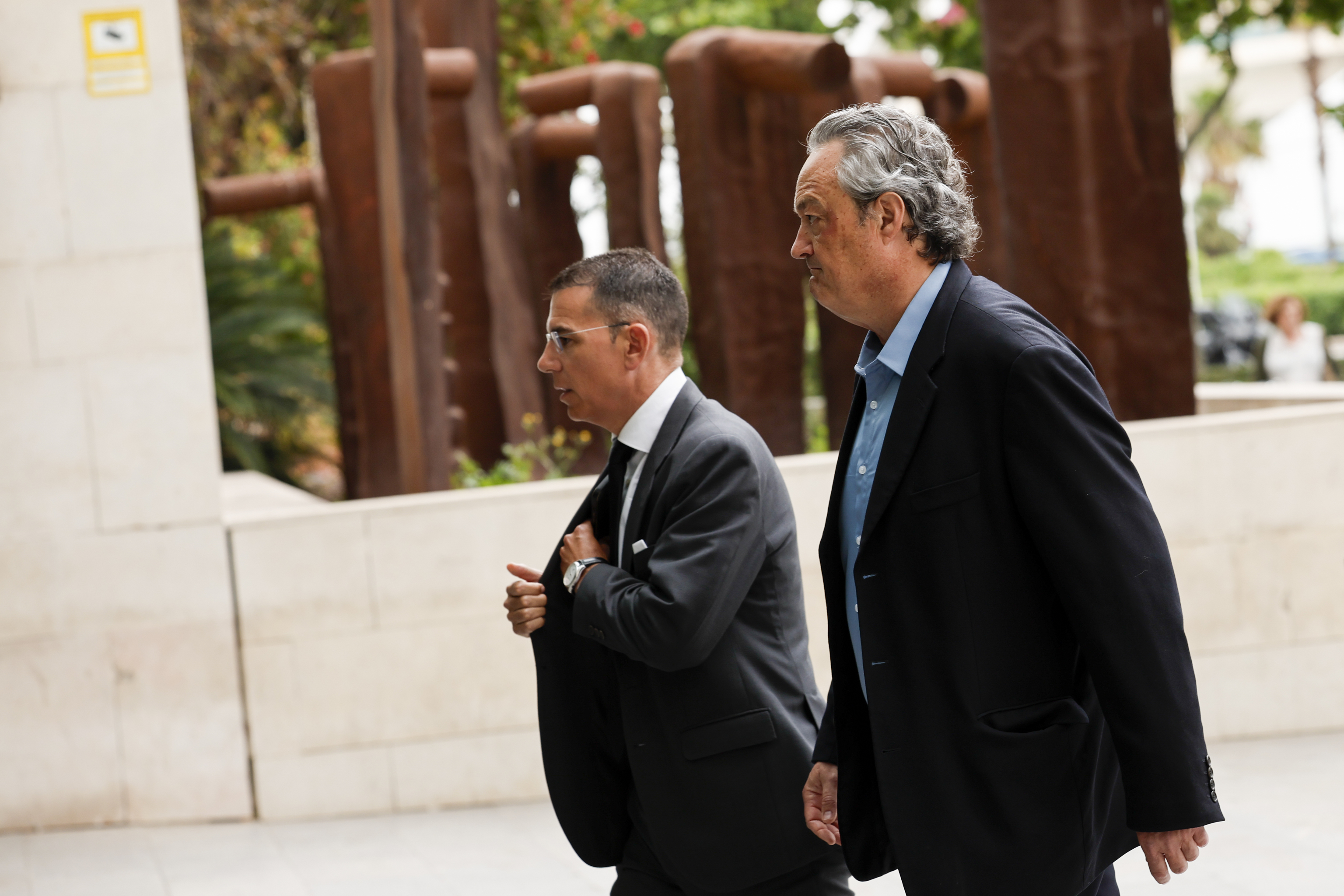 El empresario Vicente Huguet, a su llegada al juzgado.