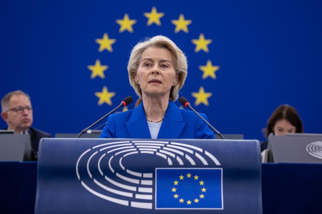 La presidenta de la Comisi�n Europea, Ursula von der Leyen, interviene durante un debate