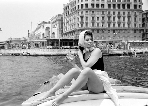 Sofia Loren, en una ic�nica imagen con el hotel de fondo.