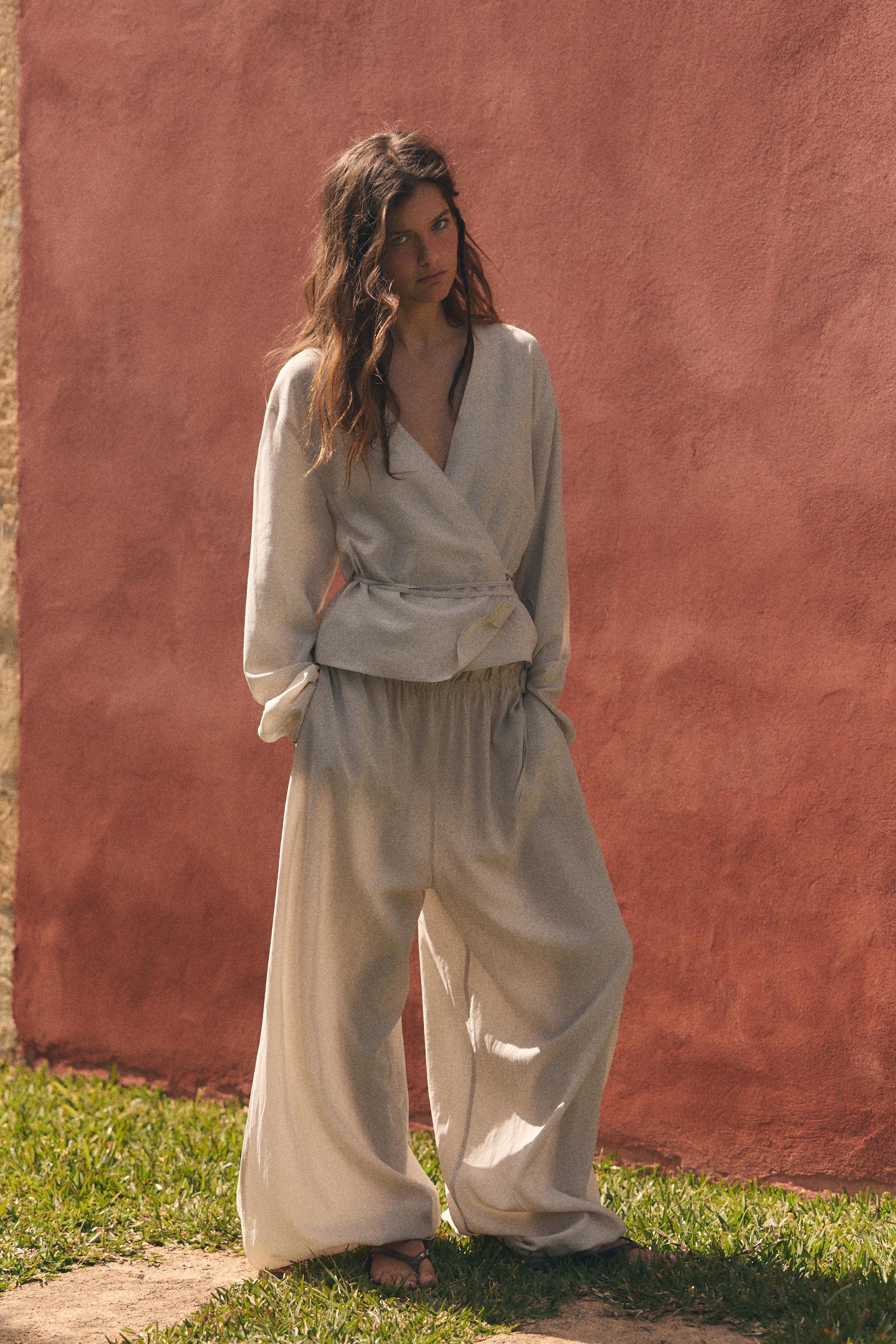 Zara tiene escondidos en su web unos preciosos pantalones palazzo: dos colores, a un precio de risa (15,99 euros) y con los que derrochar�s estilo en cualquier evento de invitada