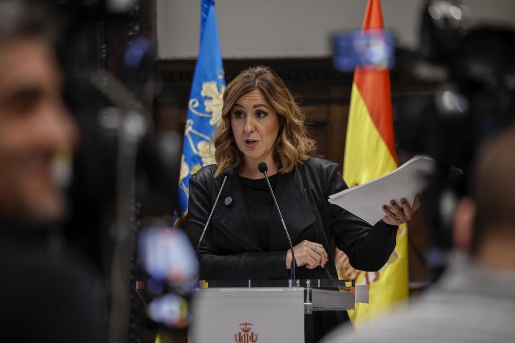 La alcaldesa de Valencia, Mar�a Jos� Catal�, en una rueda de prensa.