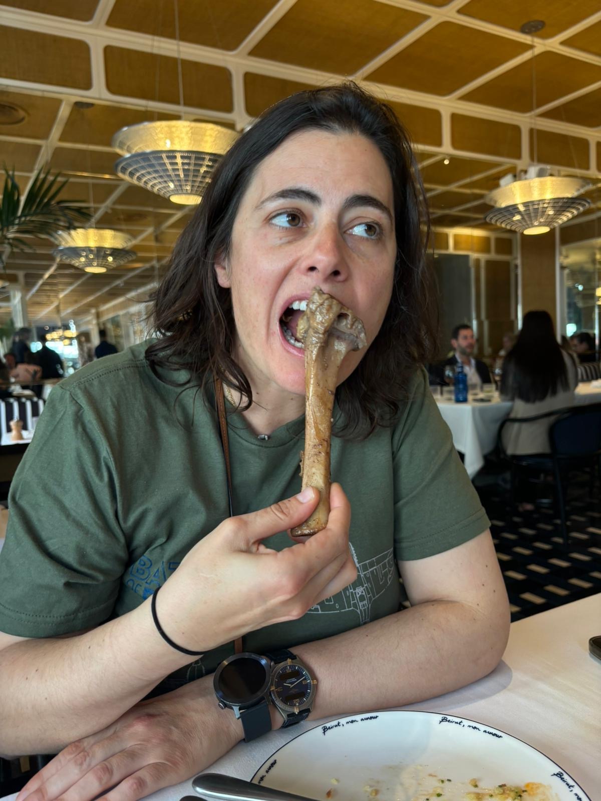 Emilia Landaluce comiendo en Em Sharif: "Haciendo lo que mejor s� hacer".