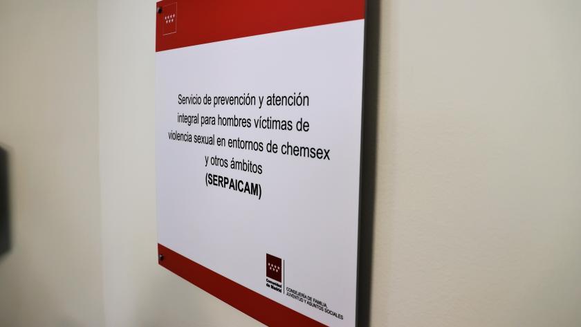 Uno de los carteles del centro, especializado en víctimas de abusos con chemsex.