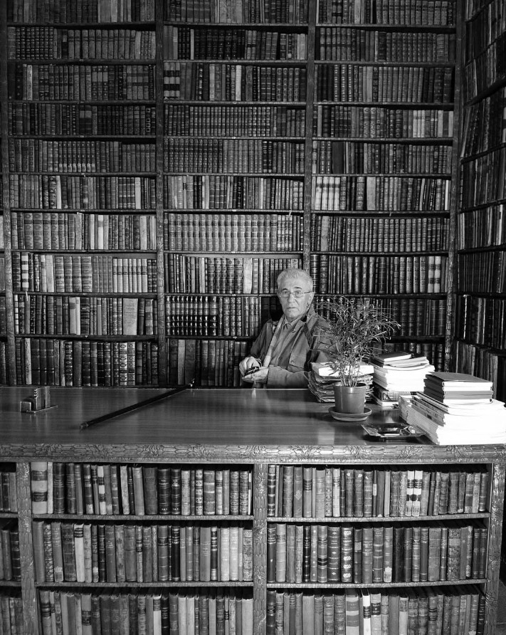 Luis Bard�n, librero y padre de las actuales due�as.