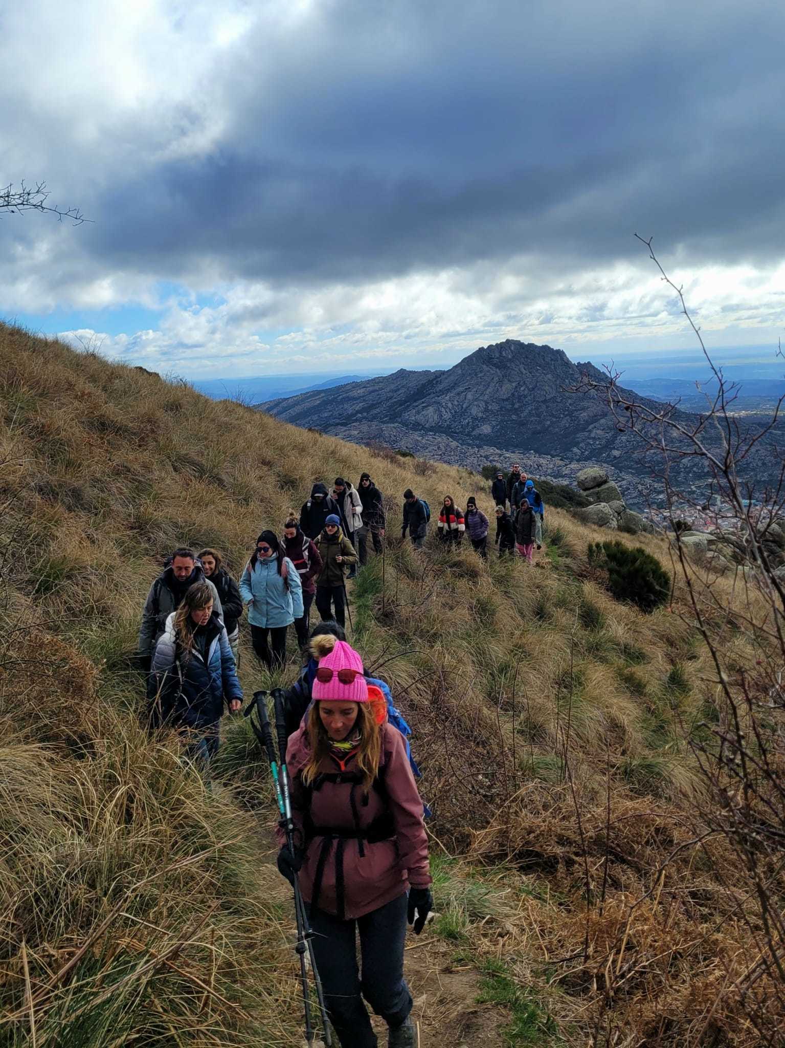 El grupo, durante la ascensión.