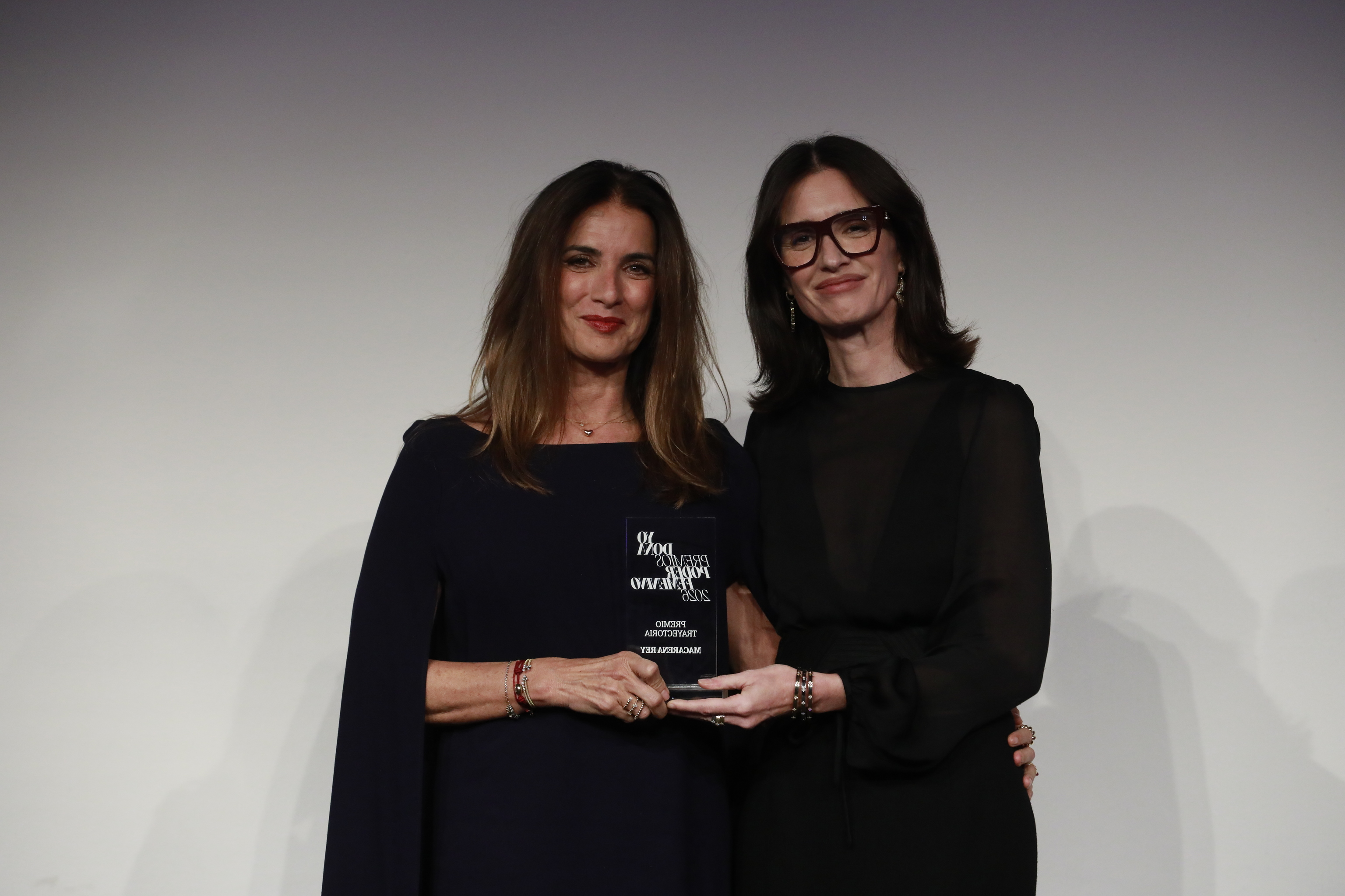 La actriz Paz vega entreg� el premio a Macarena Rey.