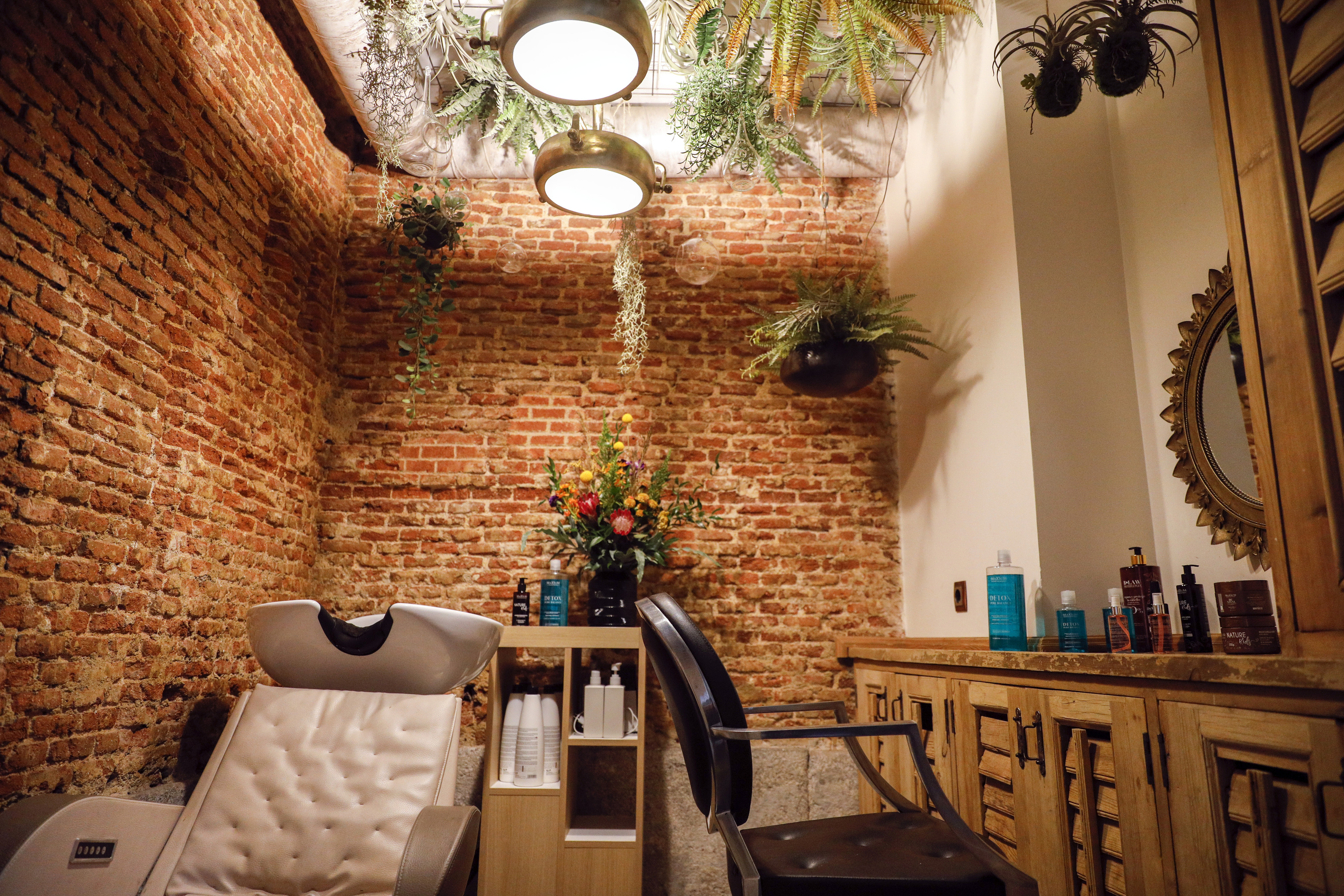 Uno de los rincones de un sal�n The MadRoom.