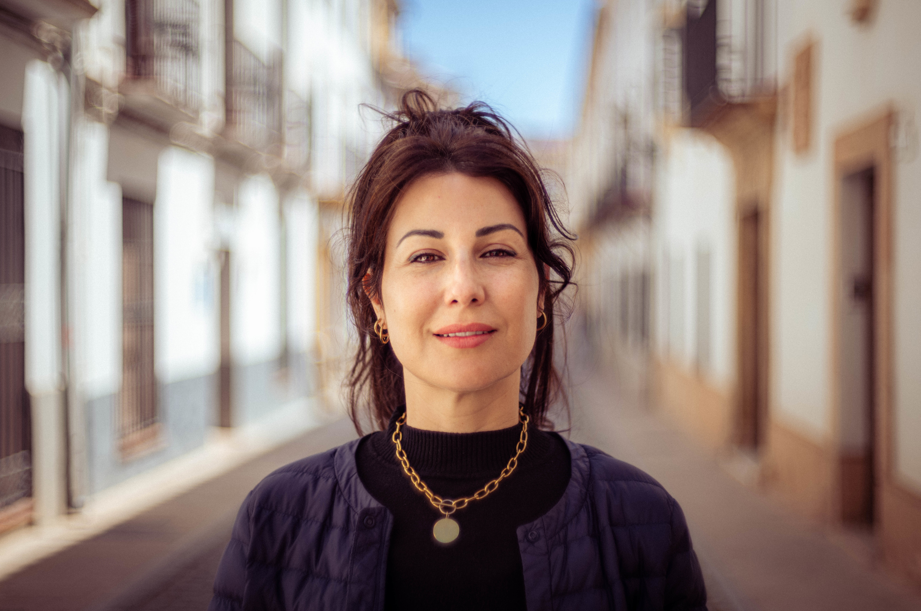 Un retrato de una mujer hecho con la cámara 50mm 1.5 z21