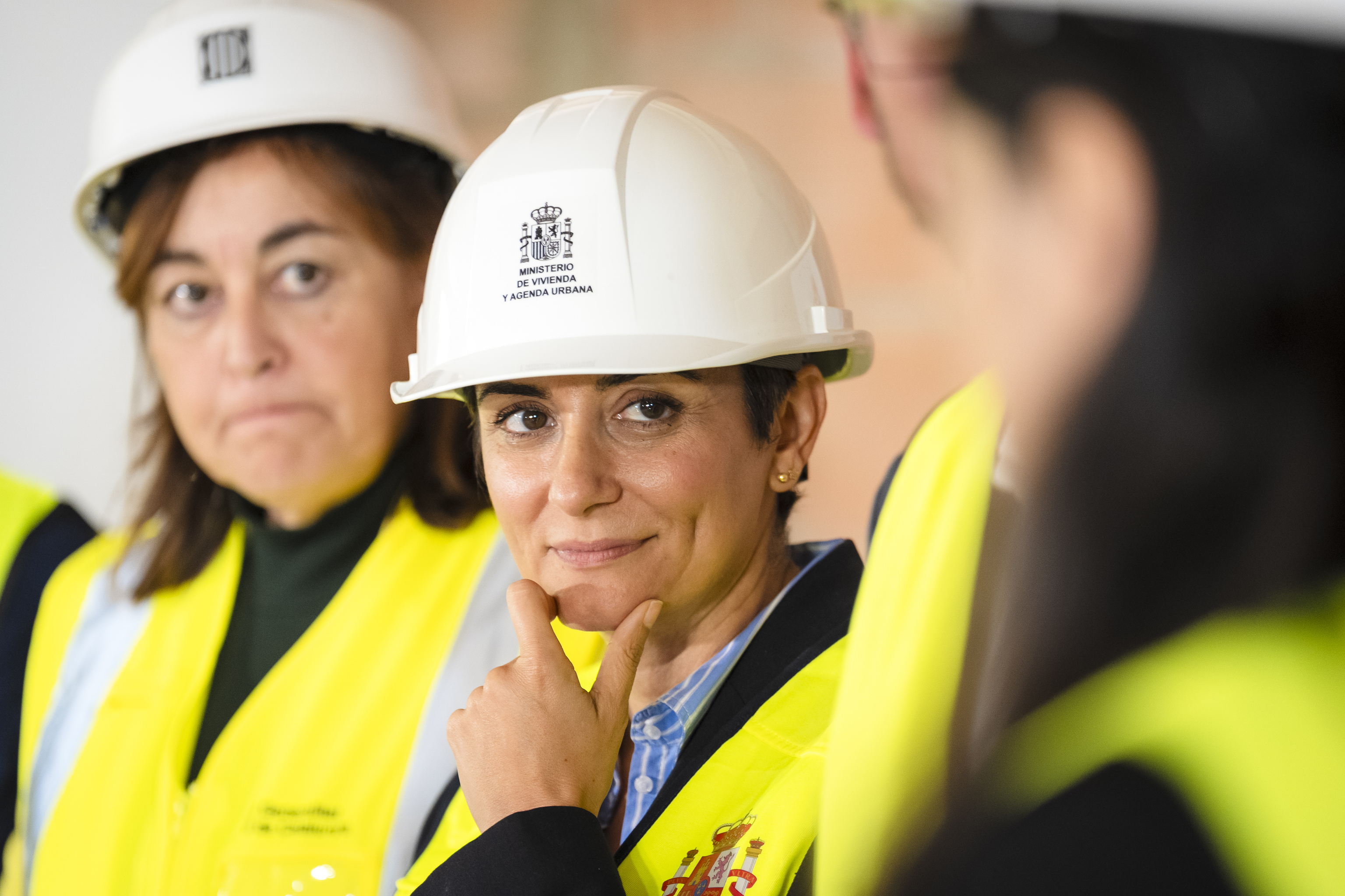 La ministra de Vivienda y Agenda Urbana, Isabel Rodr�guez, en la visita a dos promociones de pisos de protecci�n oficial en Girona.