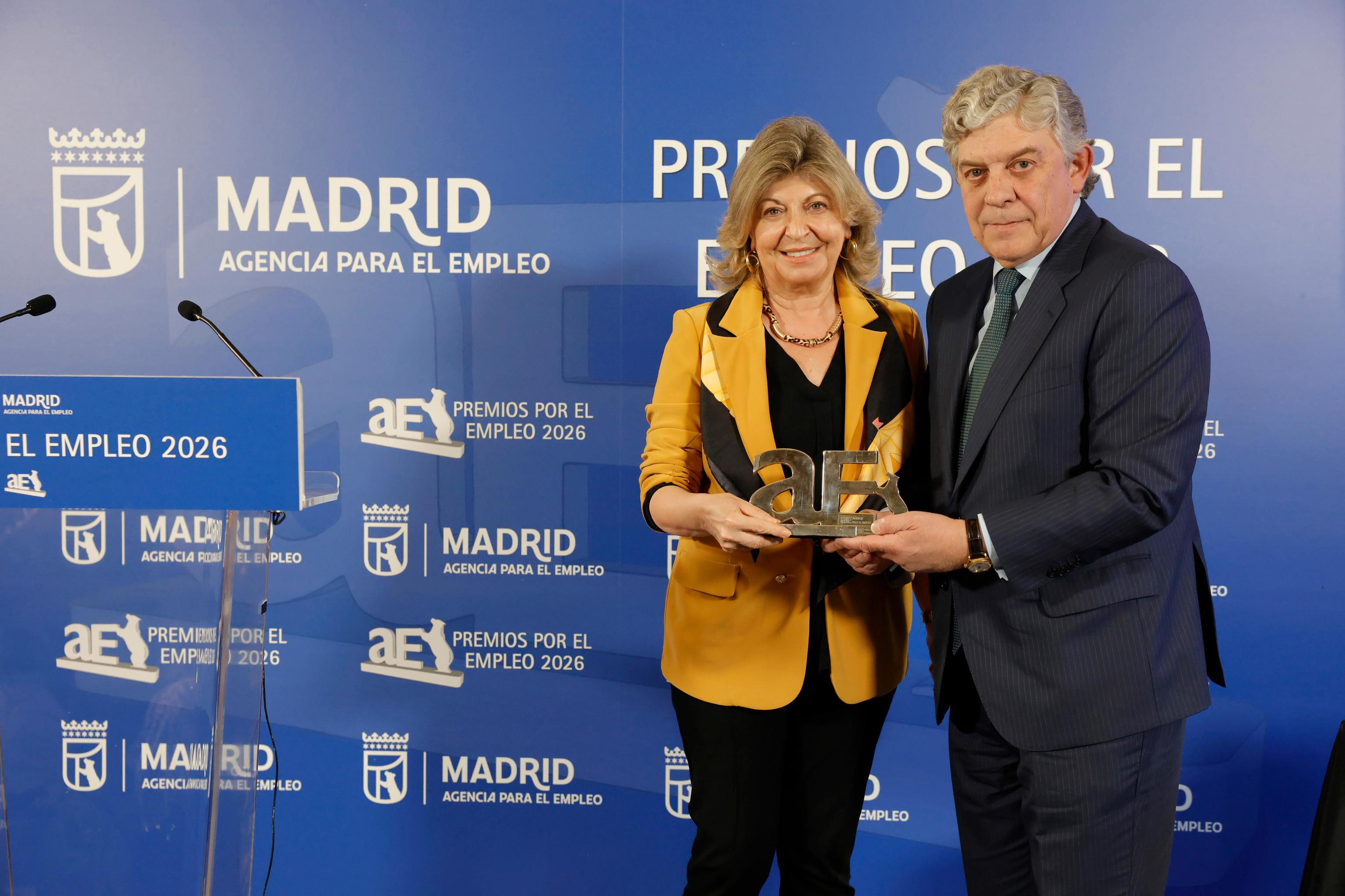 La delegada de Econom�a, Engracia Hidalgo, durante la entrega de premios.