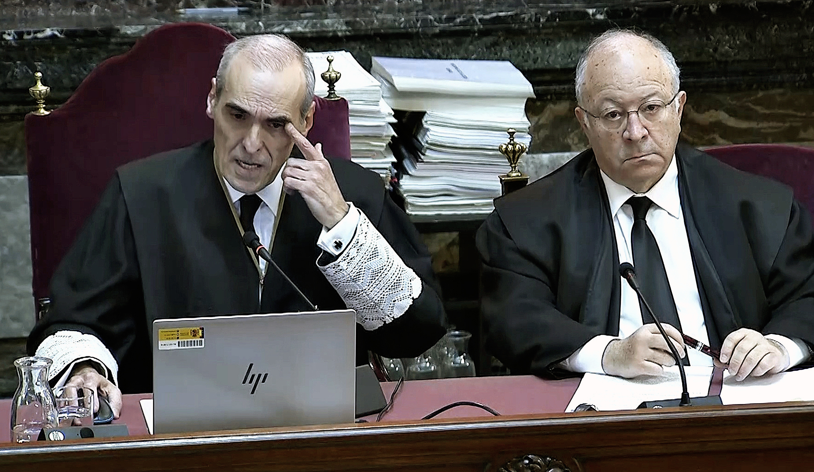 El fiscal jefe Anticorrupci�n, Alejandro Luz�n (izqda.) y el abogado del PP, Alberto Dur�n.