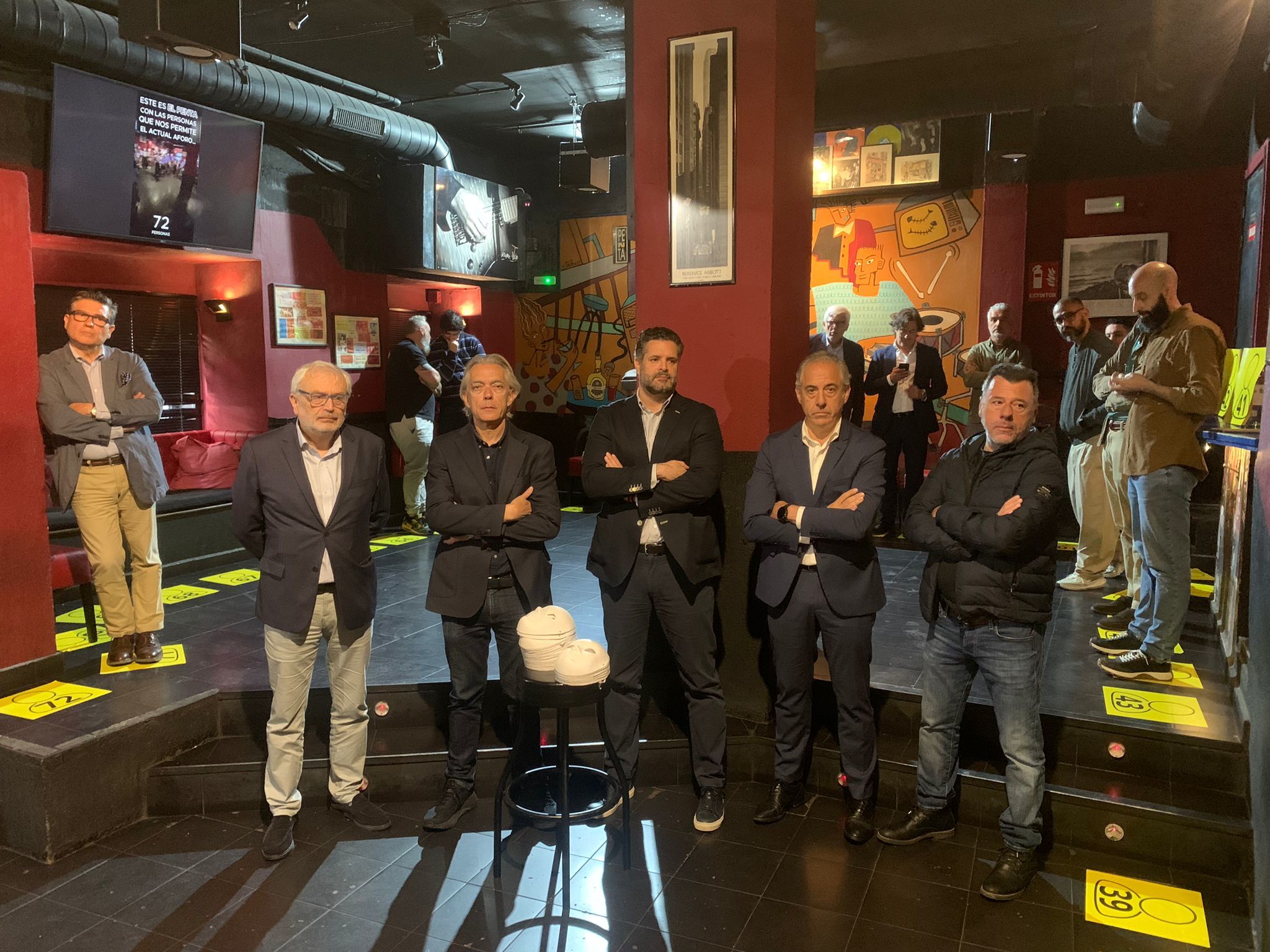 Los miembros de la Plataforma, en el acto en el Penta.
