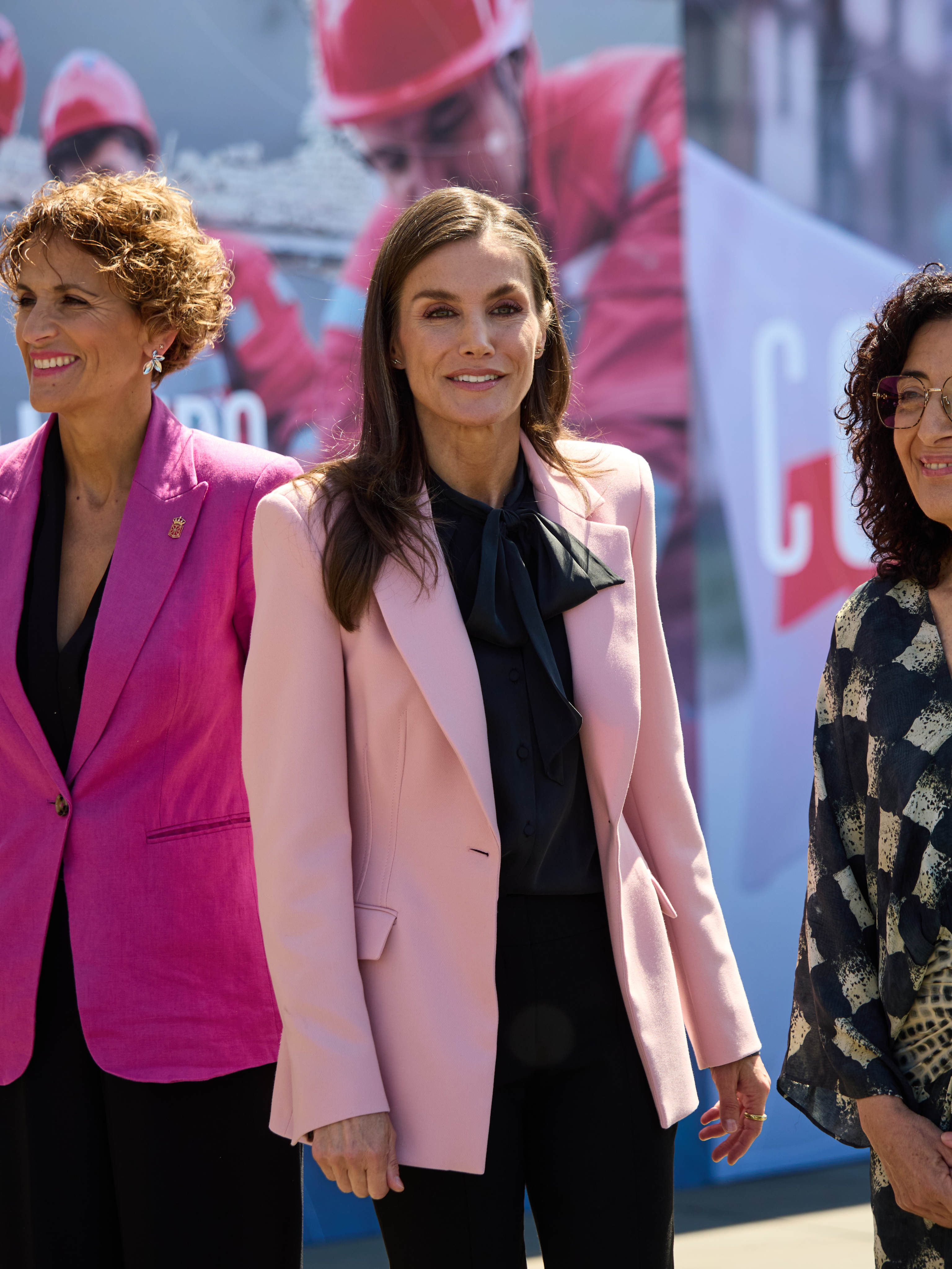 Do�a Letizia con blazer de Zara.