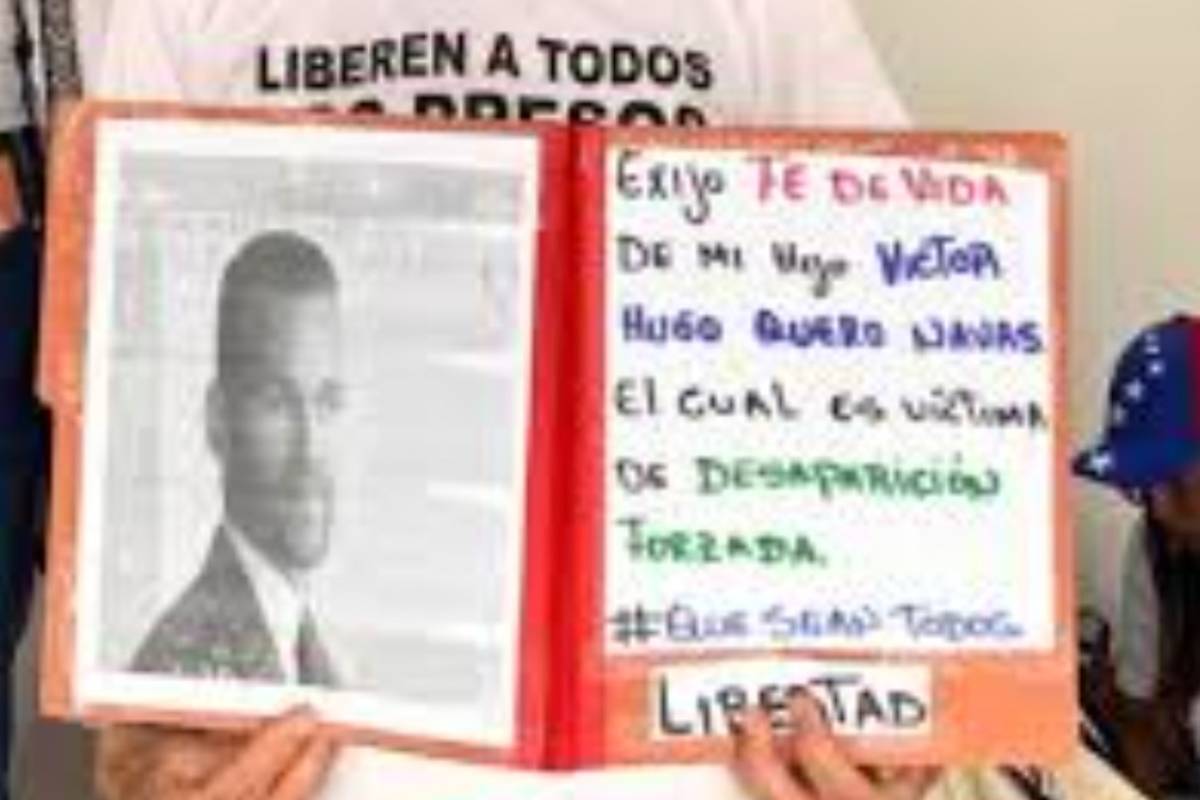 Pancarta de solidaridad en defensa de V�ctor Hugo Quero