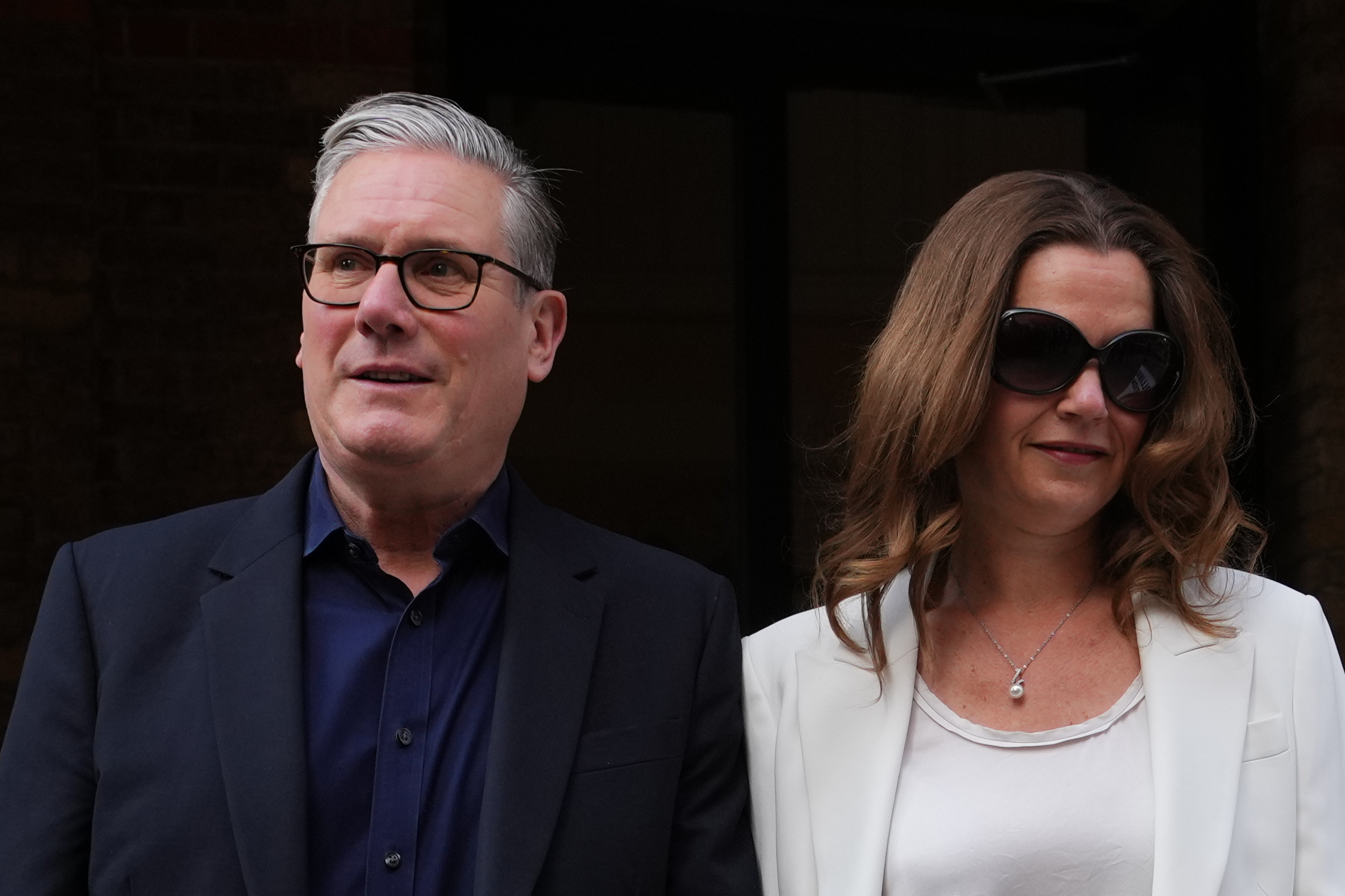 El primer ministro Keir Starmer, y su mujer Victoria.