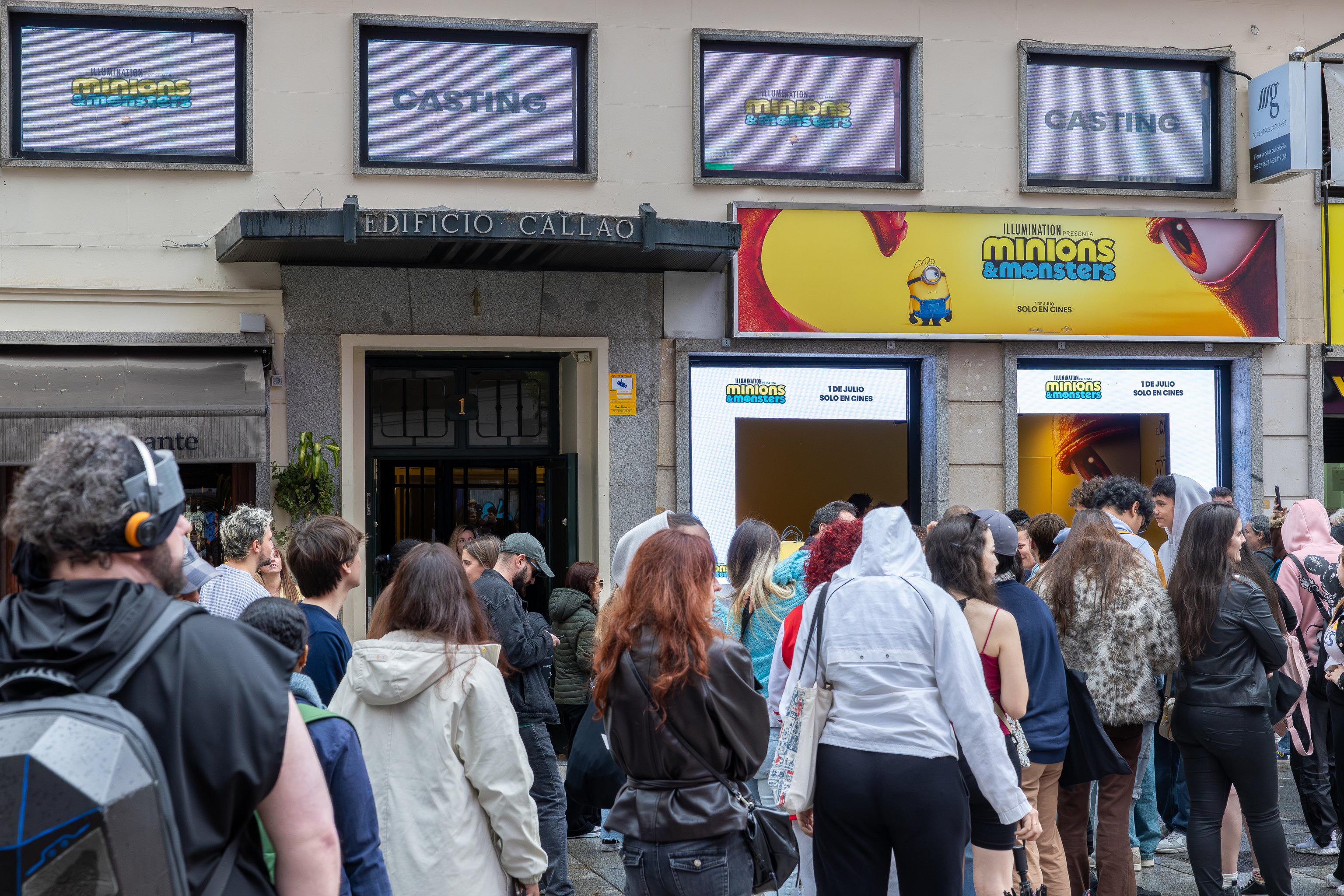 Una larga fila esperaba a realizar su casting de 'Minions y Monstruos'.