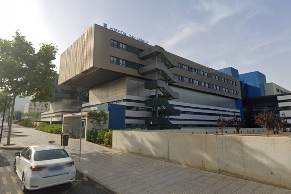 Hospital Can Misses de Ibiza donde est� ingresado el herido.