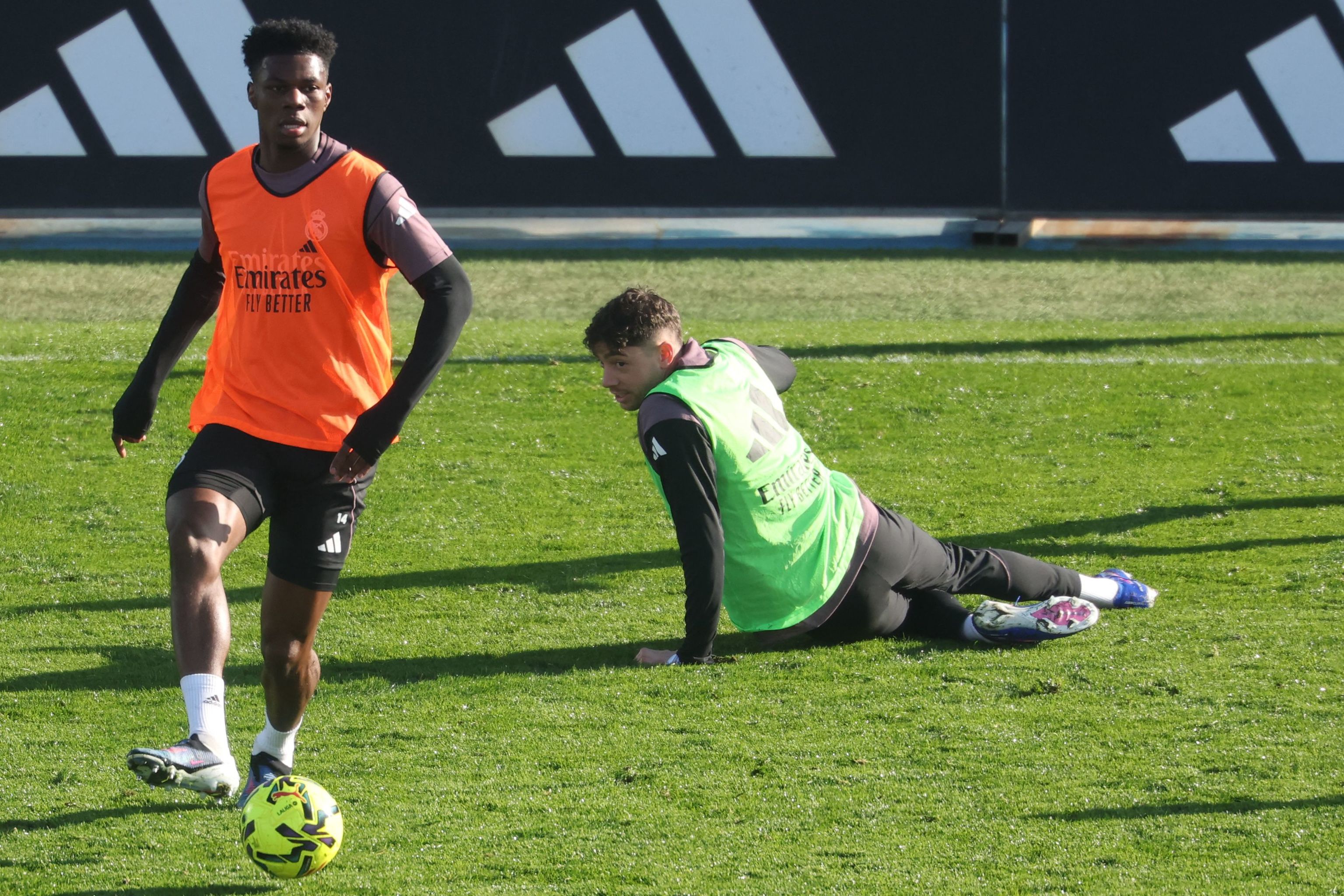 Tchouam�ni y Valverde, en un entrenamiento.