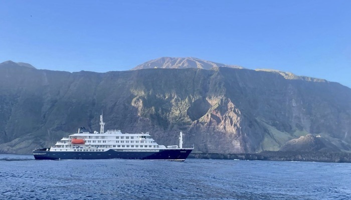El MV Hondius durante su escala en Trist�n de Acu�a, fotografiado por Philip Kendall, el administrador de la isla.