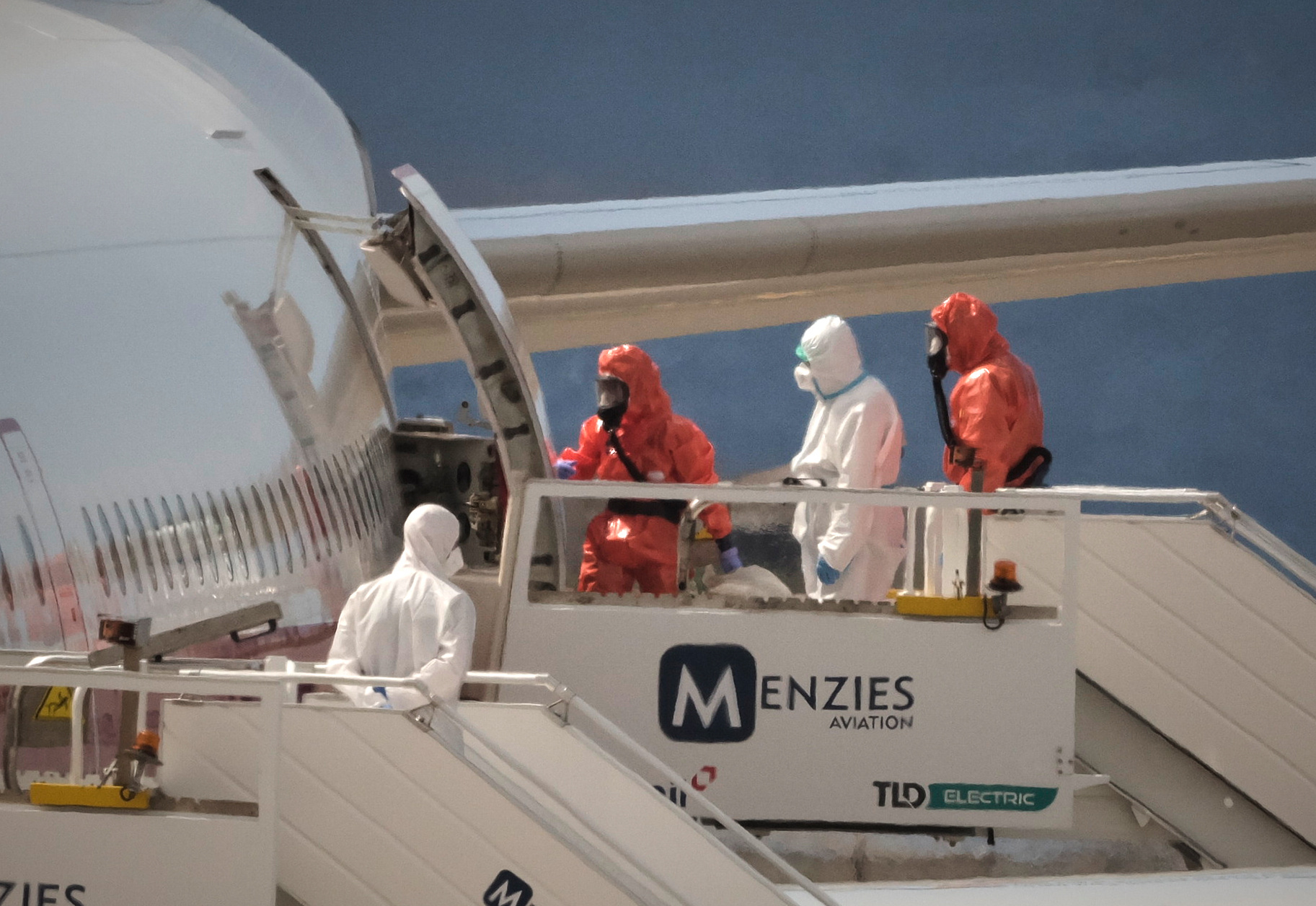 Traslado de los espa�oles tras el desembarco del MV Hondius.