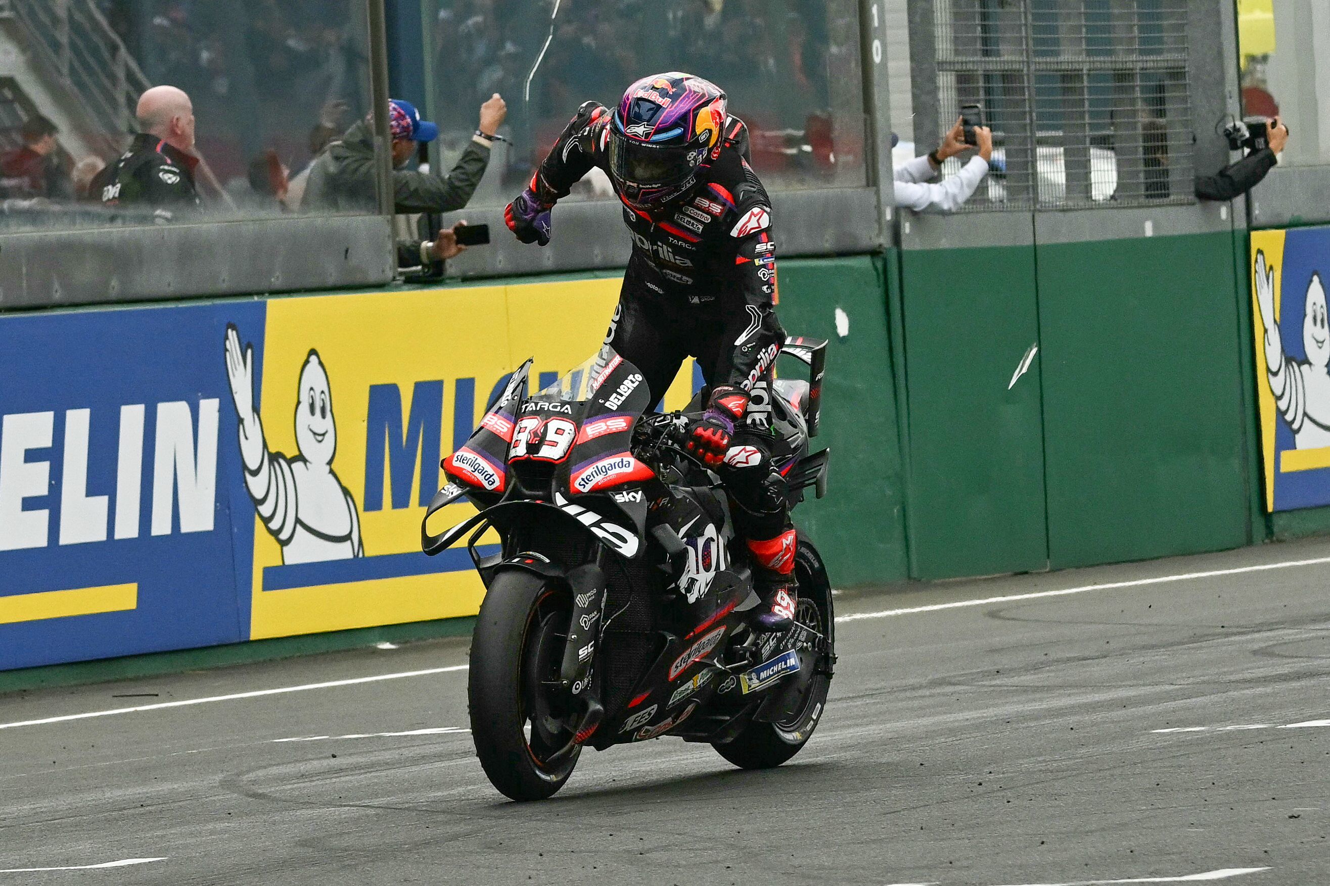 Jorge Mart�n vence en el GP de Francia.