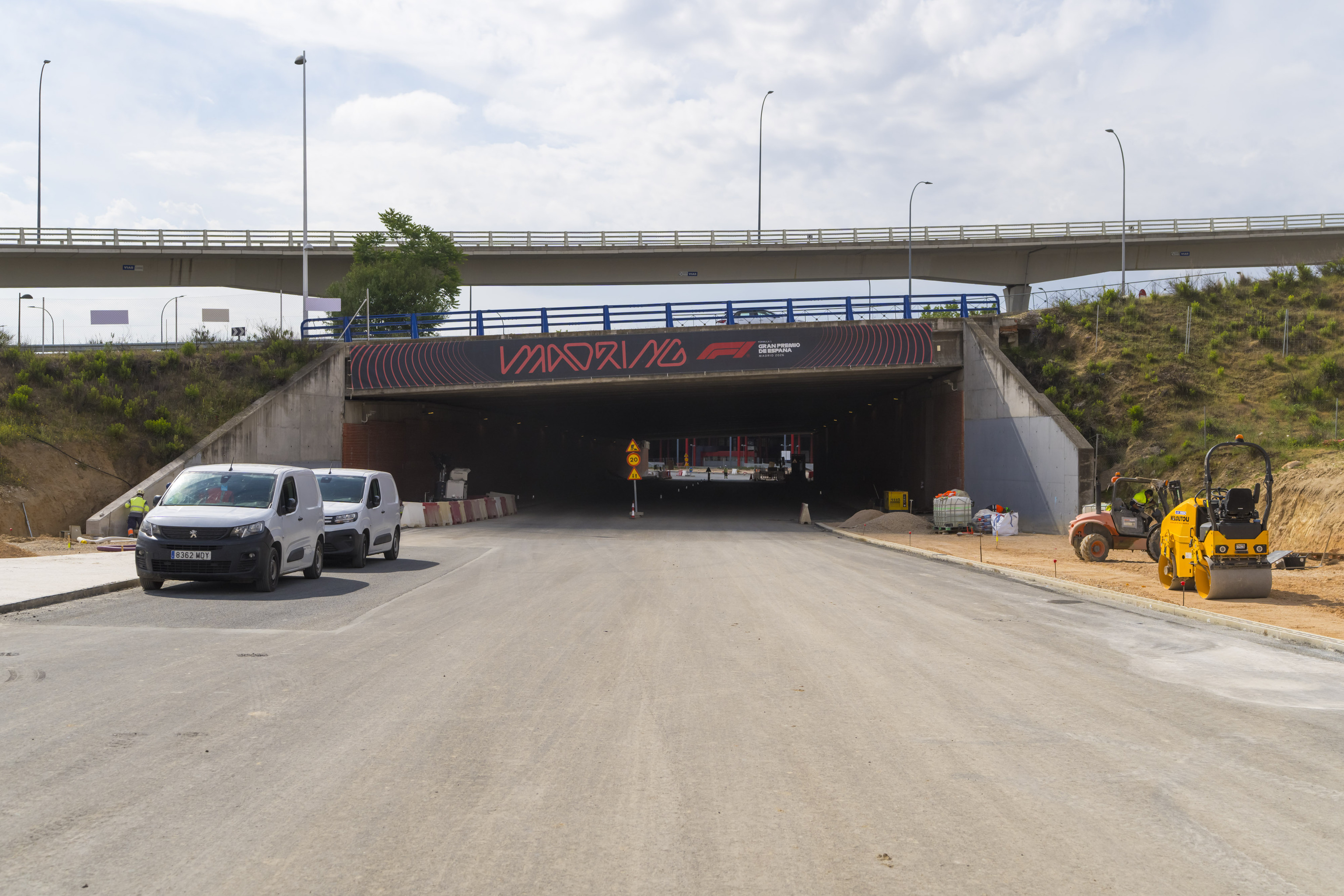 El t�nel por donde la pista atraviesa la M-11.