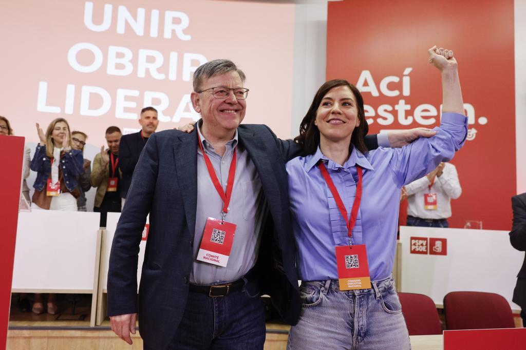 El ex presidente Ximo Puig junto a la líder del PSPV, Diana Morant, en el Comité Nacional del sábado.