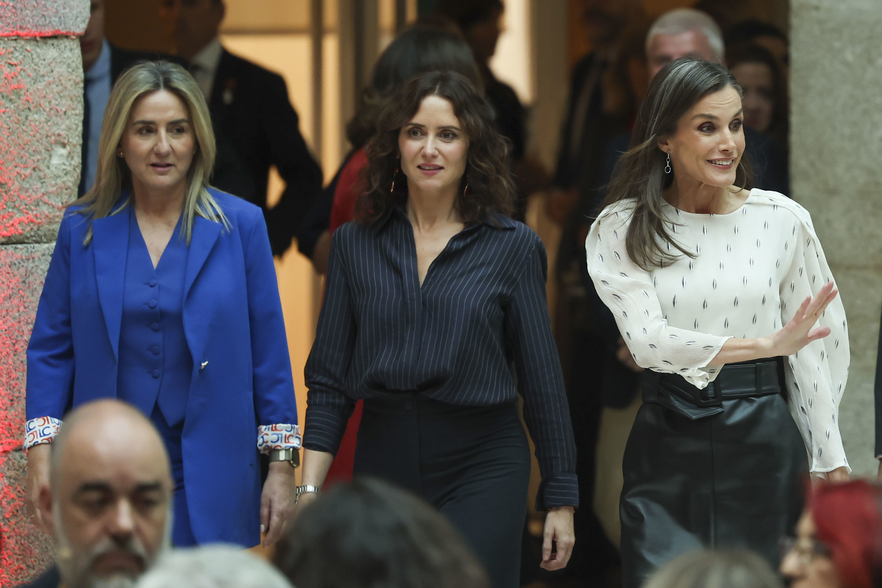 Ayuso, ayer con la ministra Tol�n y la reina Letizia en la Real Casa de Correos.