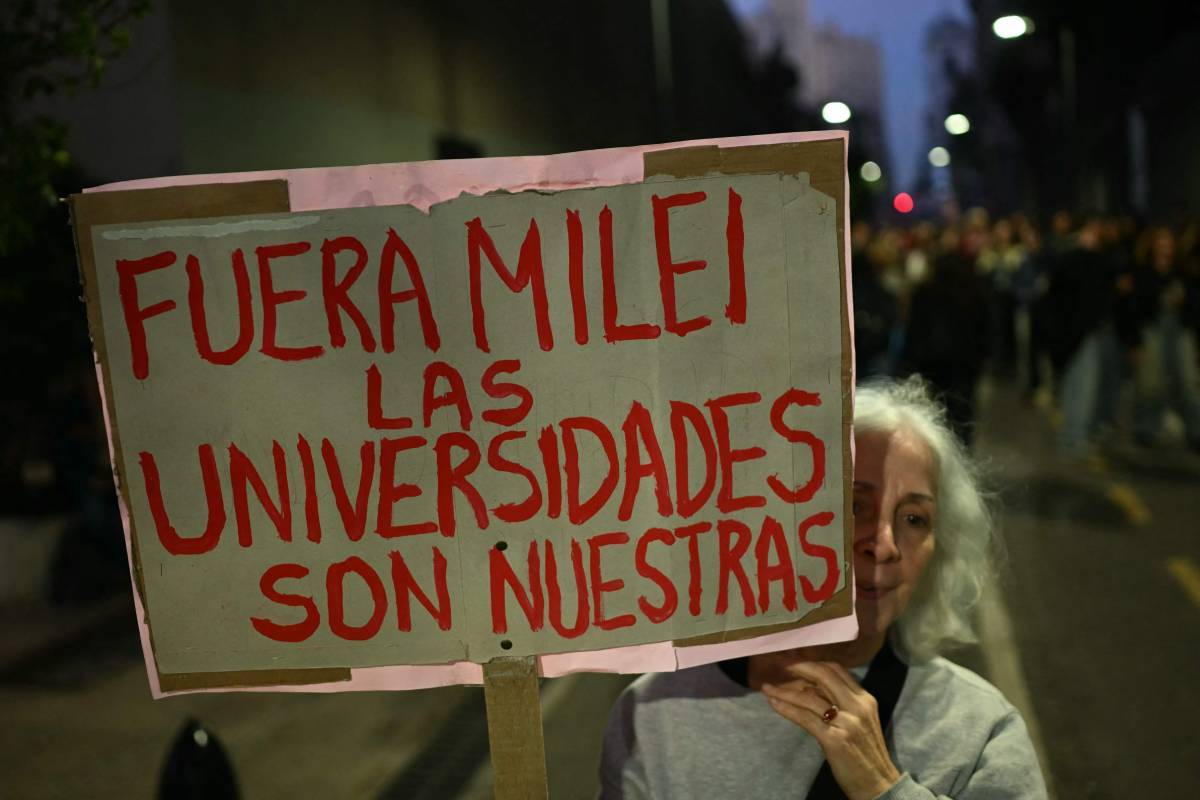 Movilizaciones en las principales ciudades argentinas contra el presidente Javier Milei