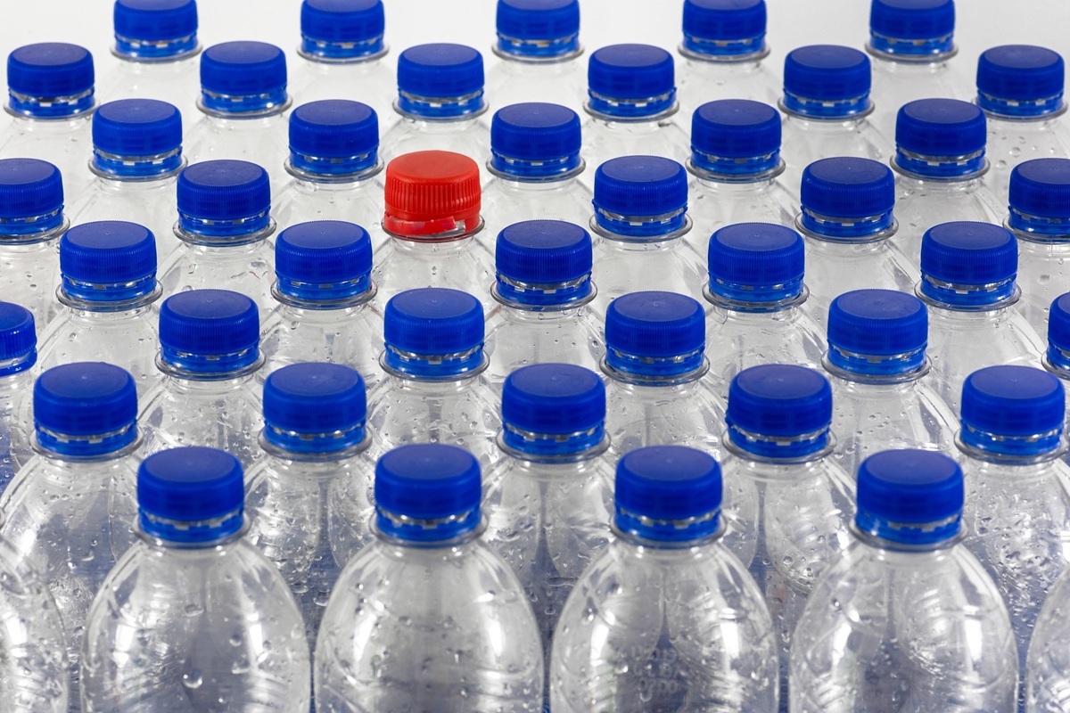 Varias botellas de pl�stico.