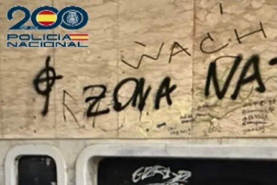 Pintadas del grupo 'Whiteboys' en las calles.