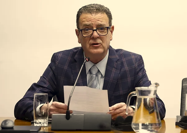El asesor fiscal del bar Franky de Pamplona, Miguel Moreno Purroy, en su comparecencia, el pasado marzo, en el Parlamento de Navarra.