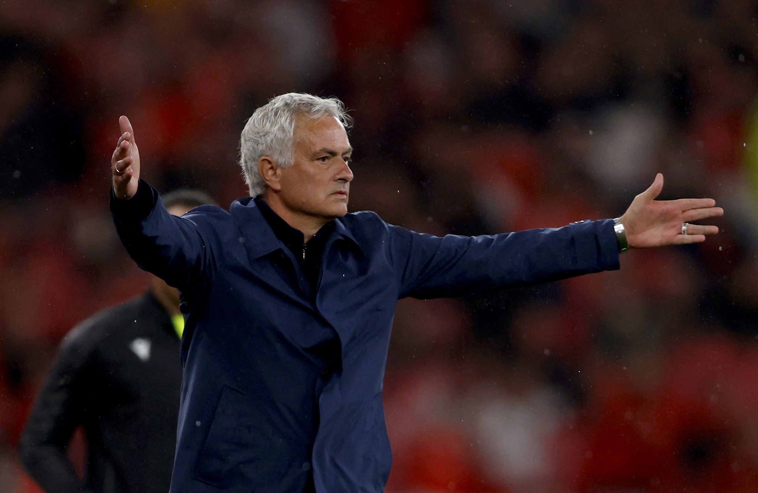 Mourinho, en un partido con el Benfica.