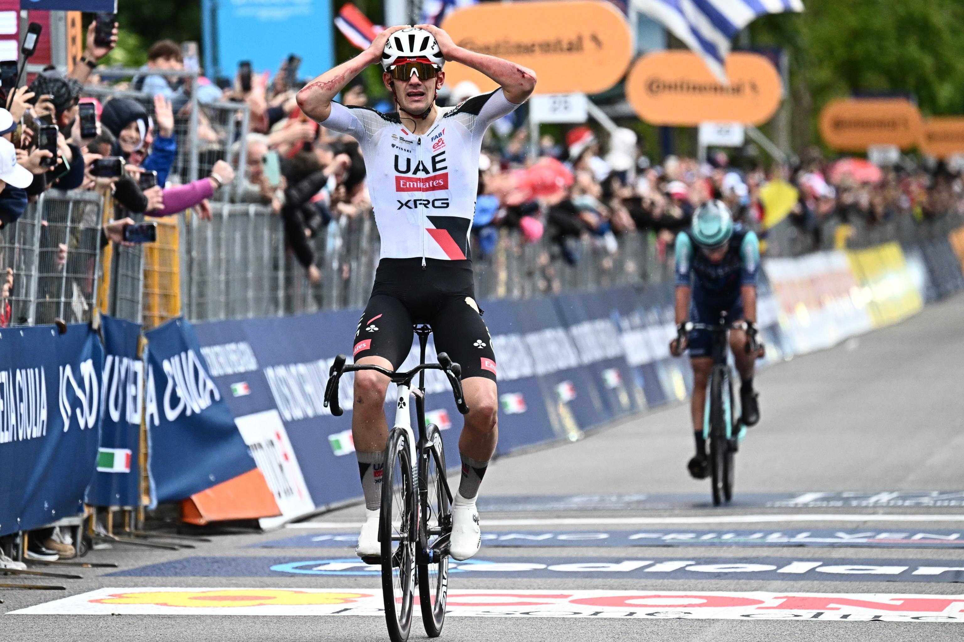 Arrieta celebra el triunfo en la cuarta etapa del Giro.