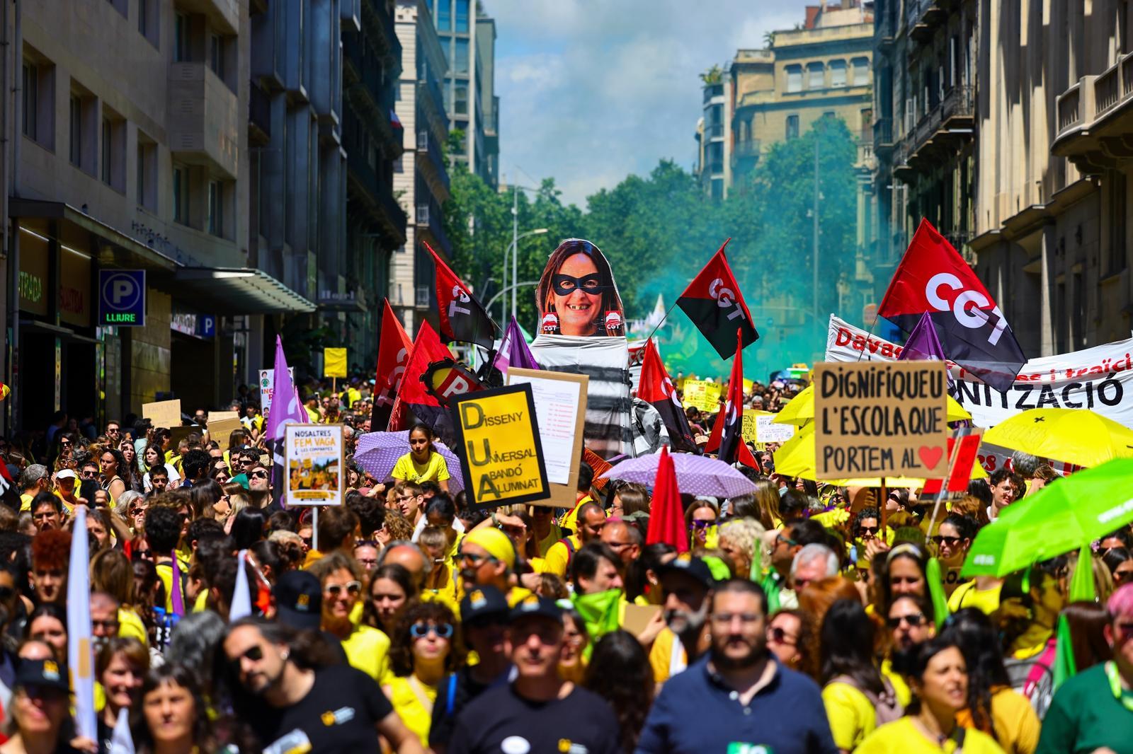 Manifestaci�n en Barcelona durante la huelga de docentes del martes.