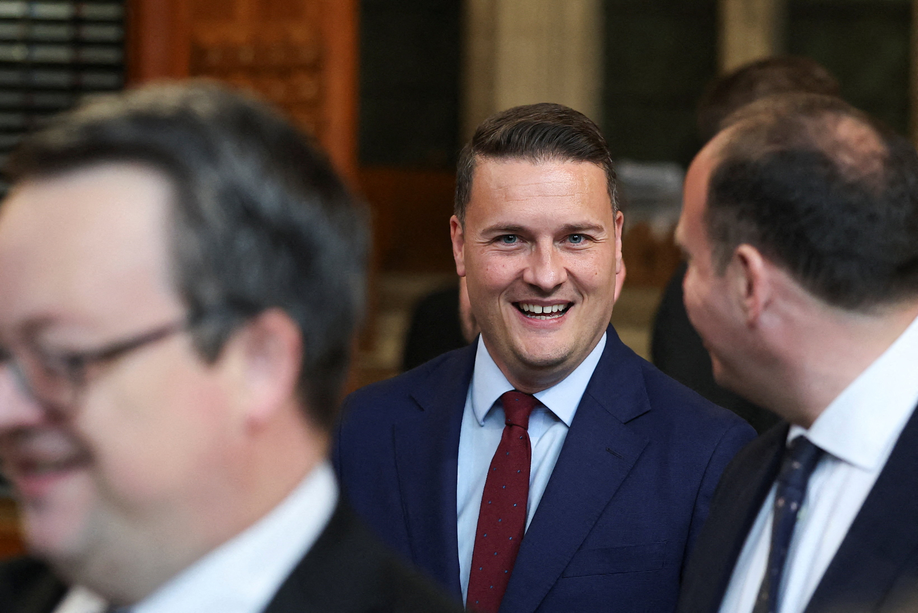 El dimitido ministro de Sanidad brit�nico, Wes Streeting, ayer en Westminster.